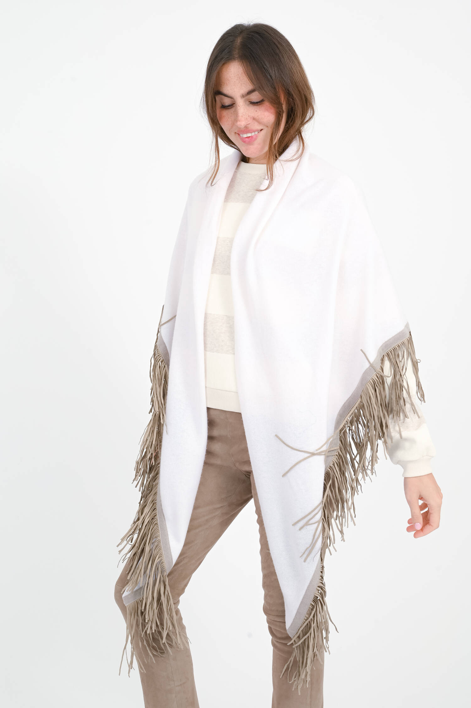 Woll-Cashmere-Poncho mit kontrast Fransen in White Woll-Cashmere-Poncho mit kontrast Fransen in White