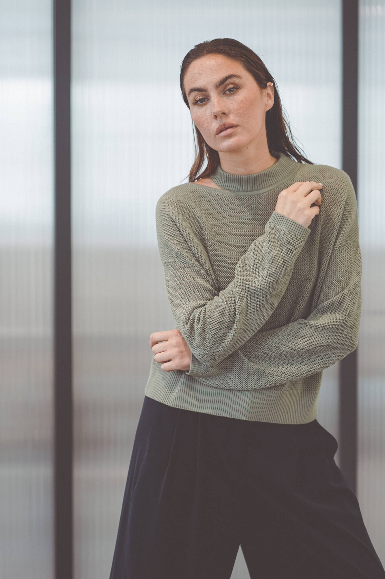Langarm-Pullover mit Kragen-Detail in Dark Sage Langarm-Pullover mit Kragen-Detail in Dark Sage