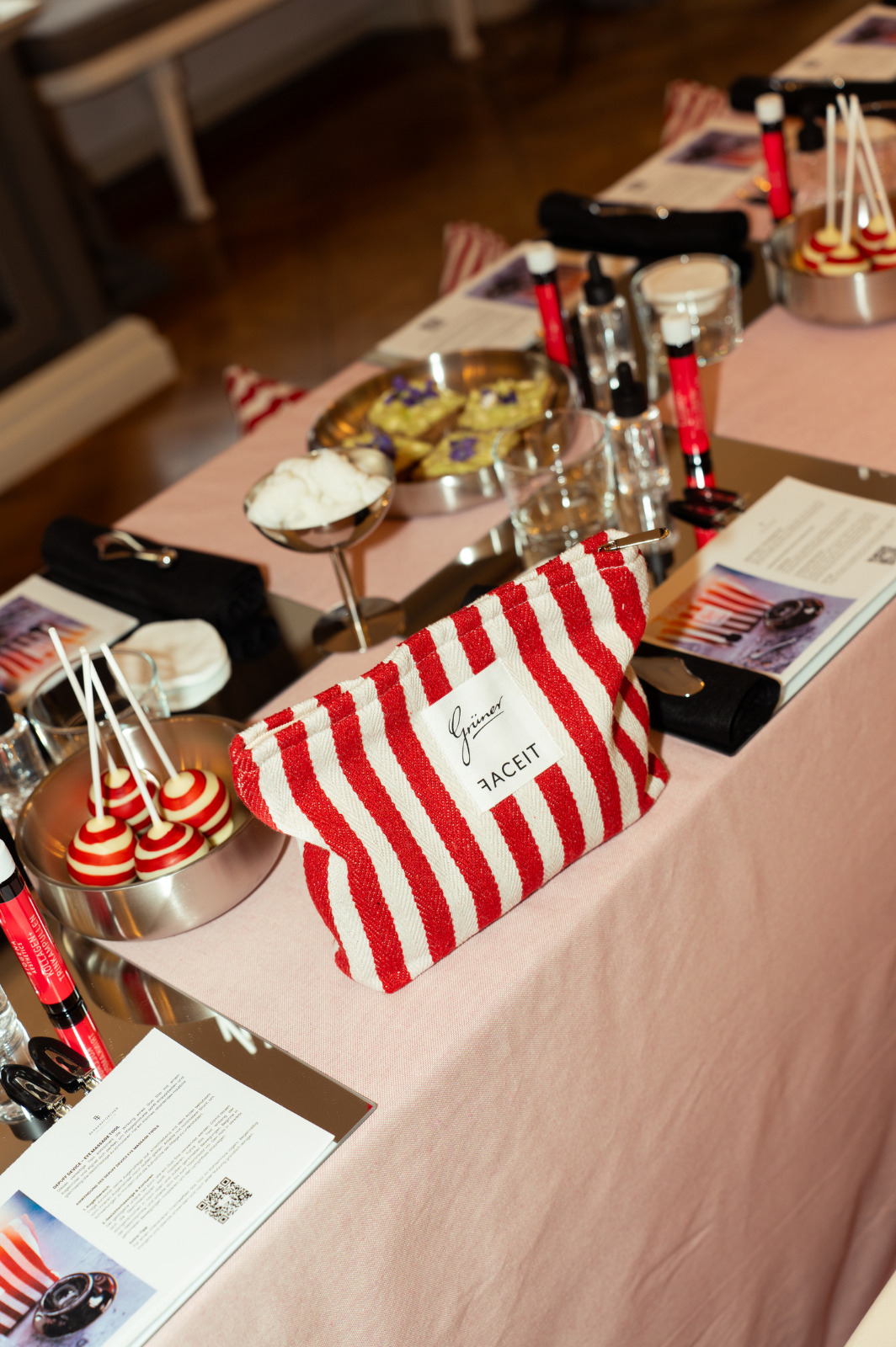 GRÜNER x FACEIT 
Wir möchten uns noch einmal von Herzen für dieses fantastische Event bedanken ✨
Es ist jedes Mal eine große Freude zu sehen, wie so viele wunderbare Menschen zusammenkommen und gemeinsam unvergessliche Momente schaffen 🤍

Ein ganz besonderer Dank geht auch an @barbara_forcher_faceit , unser großartiges Team sowie an @kathigruener  und @gregorgruener – ihr habt einmal mehr bewiesen, wie viel Liebe und Detail in einer wirklich besonderen Veranstaltung stecken 💫