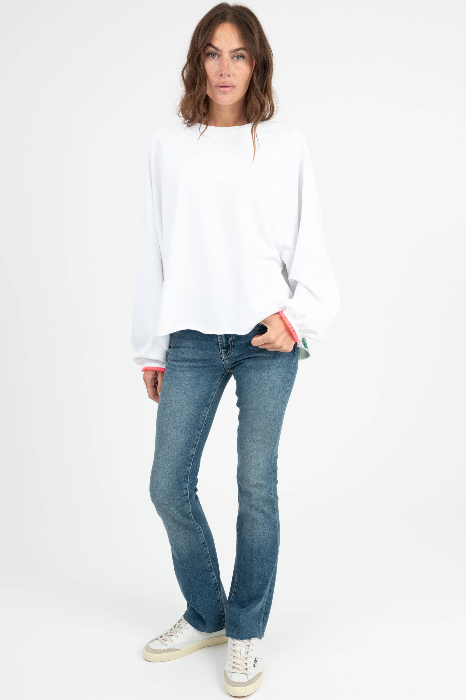 Sweater TULALA mit Rückenprint in Weiß Sweater TULALA mit Rückenprint in Weiß