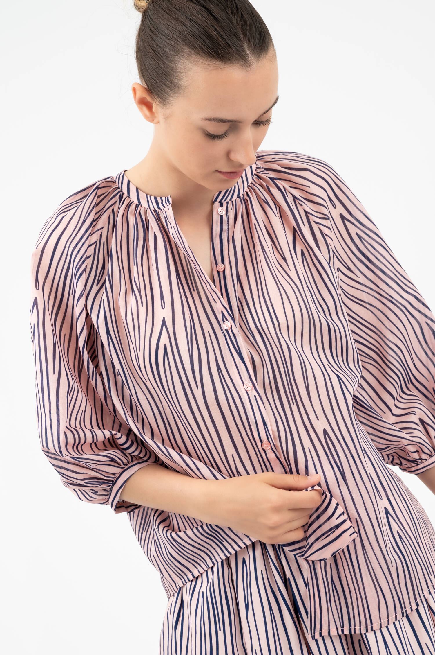 Gemusterte Bluse in Rosa/Blau Gemusterte Bluse in Rosa/Blau