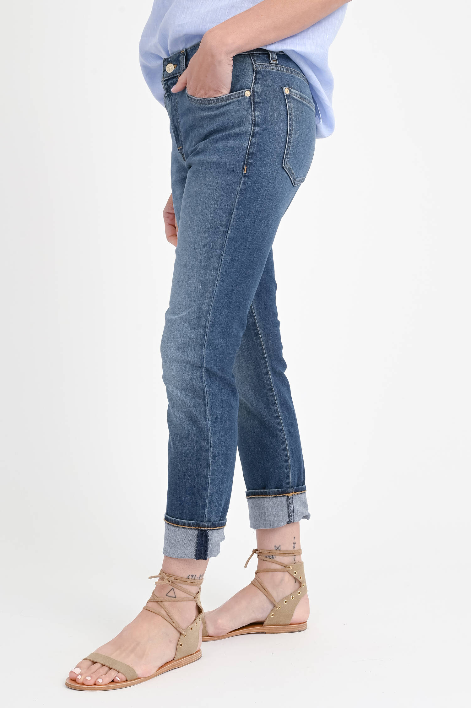 Relaxed Jeans mit Umschlag in Dunkelblau
