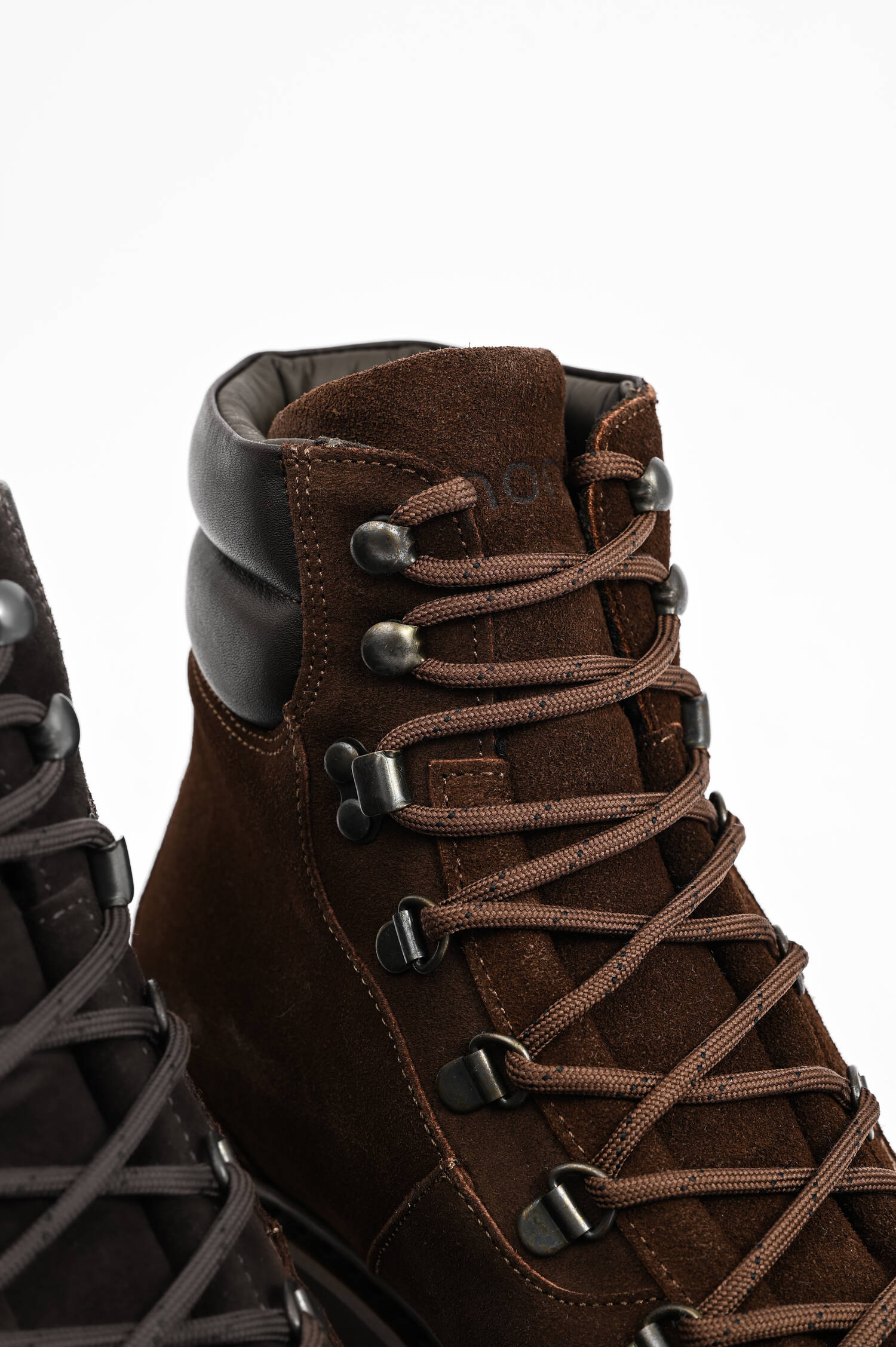 Veloursleder-Wanderschuh in Chocolate Black