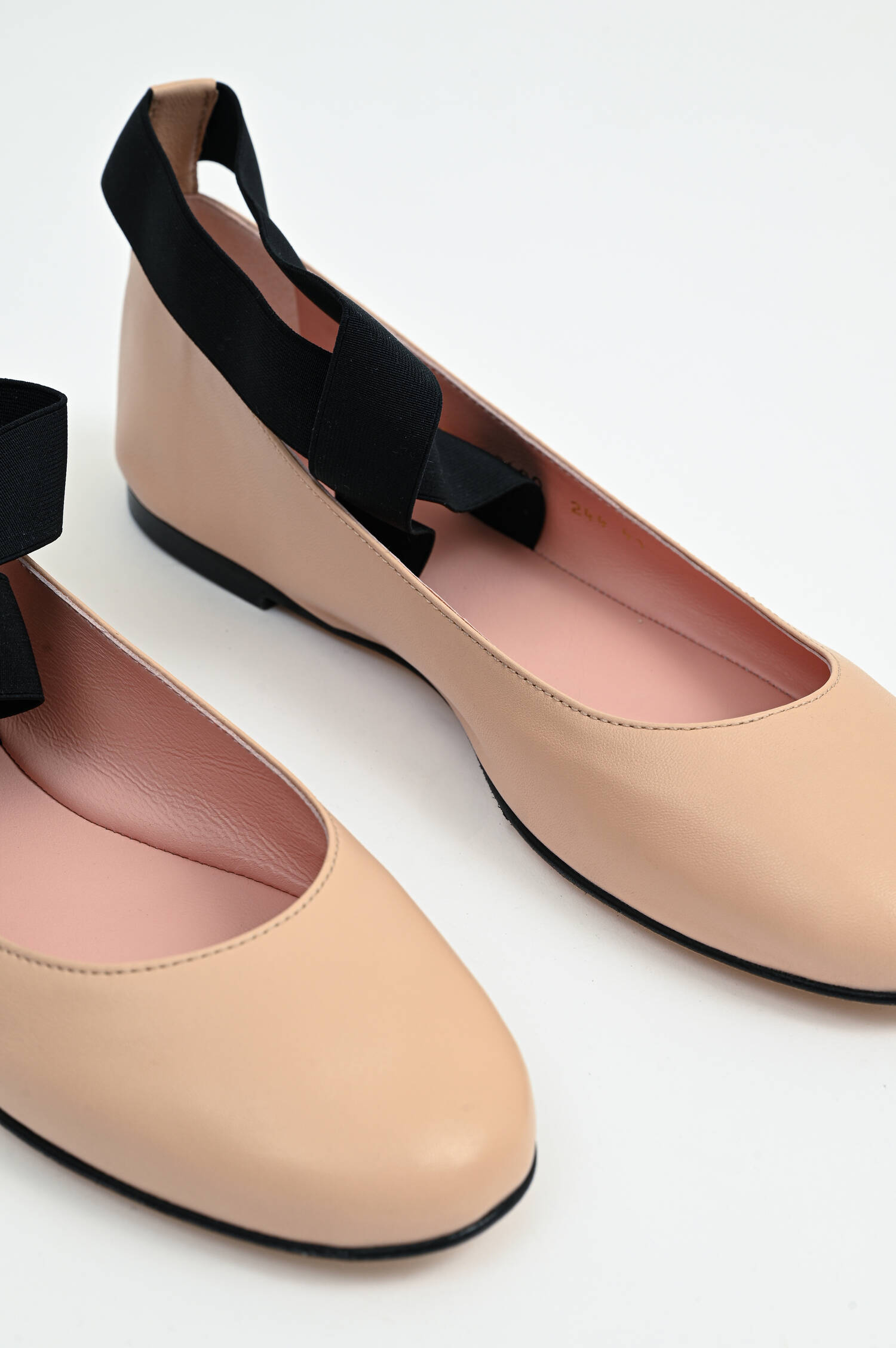 Ballerina COCO mit Riemchen in Nude/Schwarz