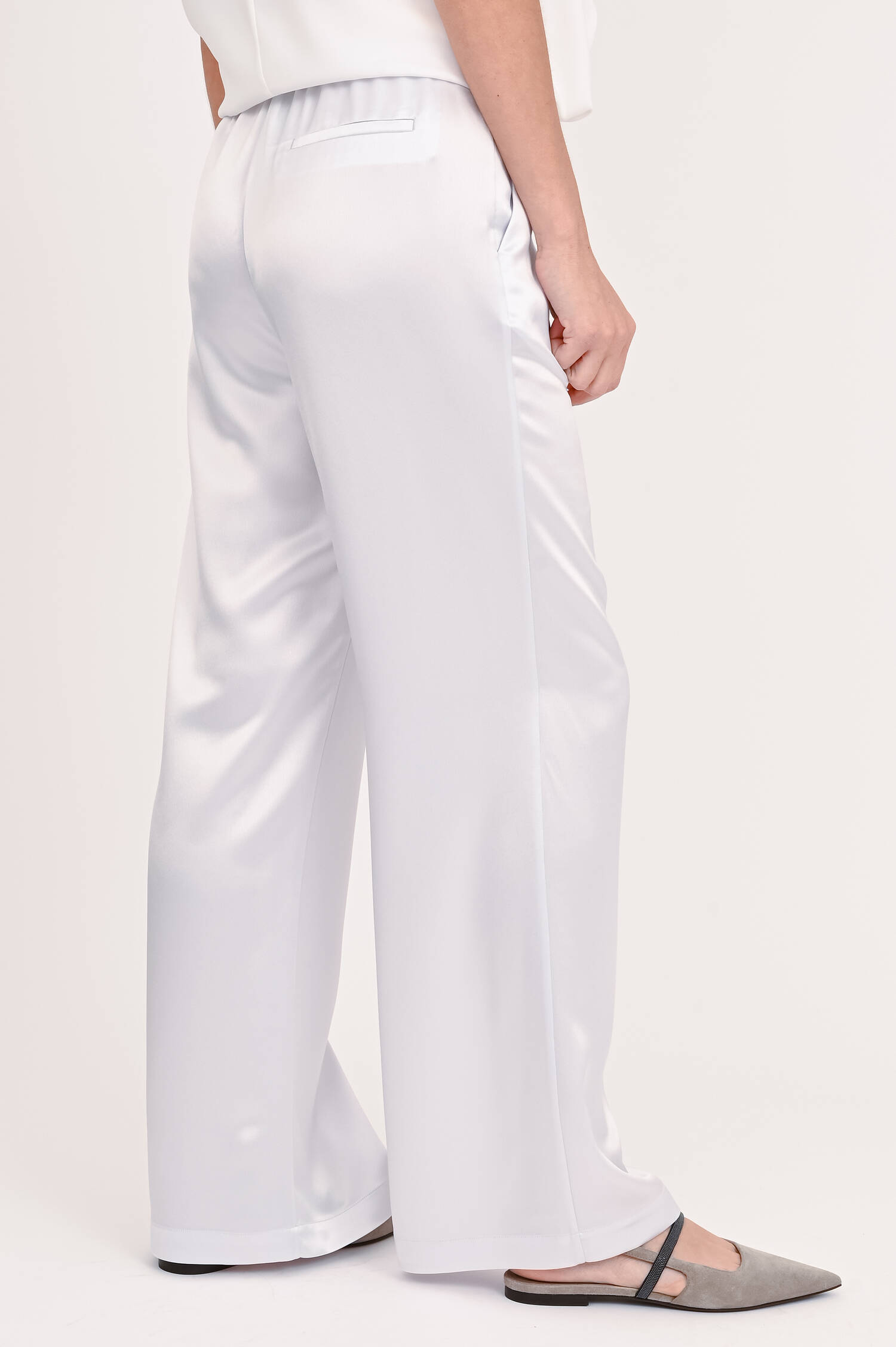 Hose mit weitem Bein in Perlmuttoptik Hose mit weitem Bein in Perlmuttoptik