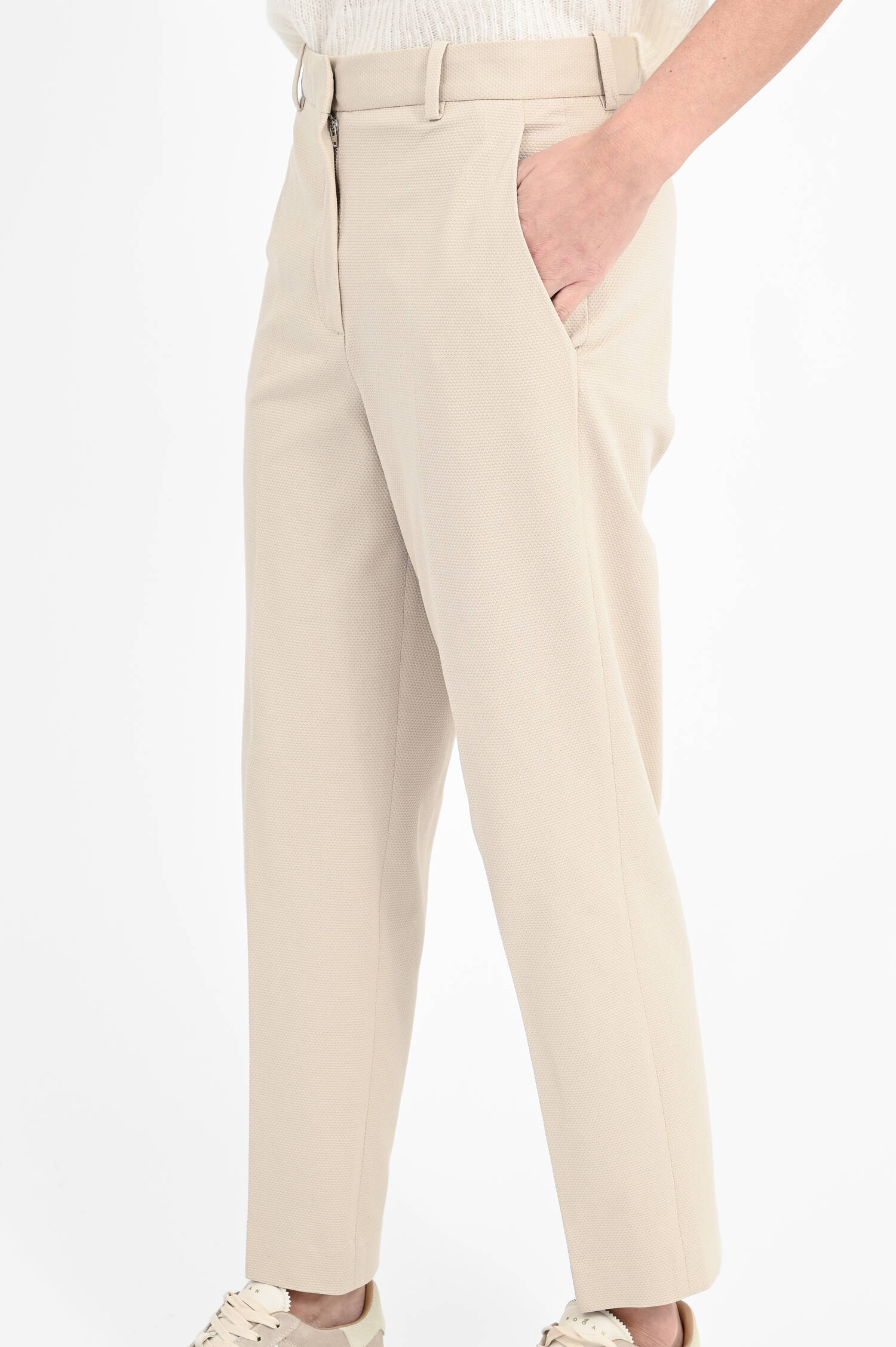Hose mit schmalem Bein in Beige