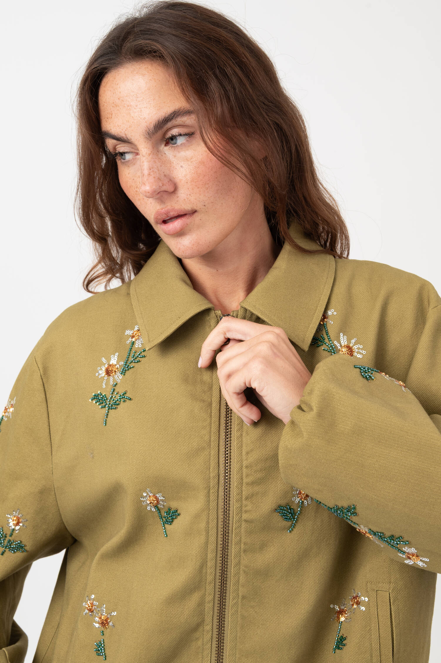 Outdoorjacke Mit Pailletten-Applikation in Oliv Outdoorjacke Mit Pailletten-Applikation in Oliv