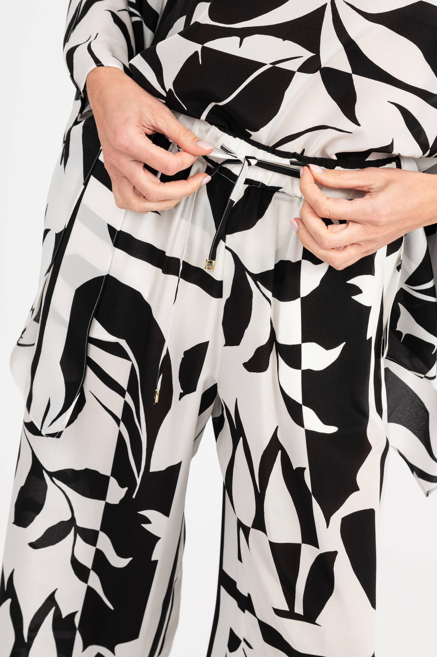 Culotte VOTO aus Seide in Schwarz/Weiß