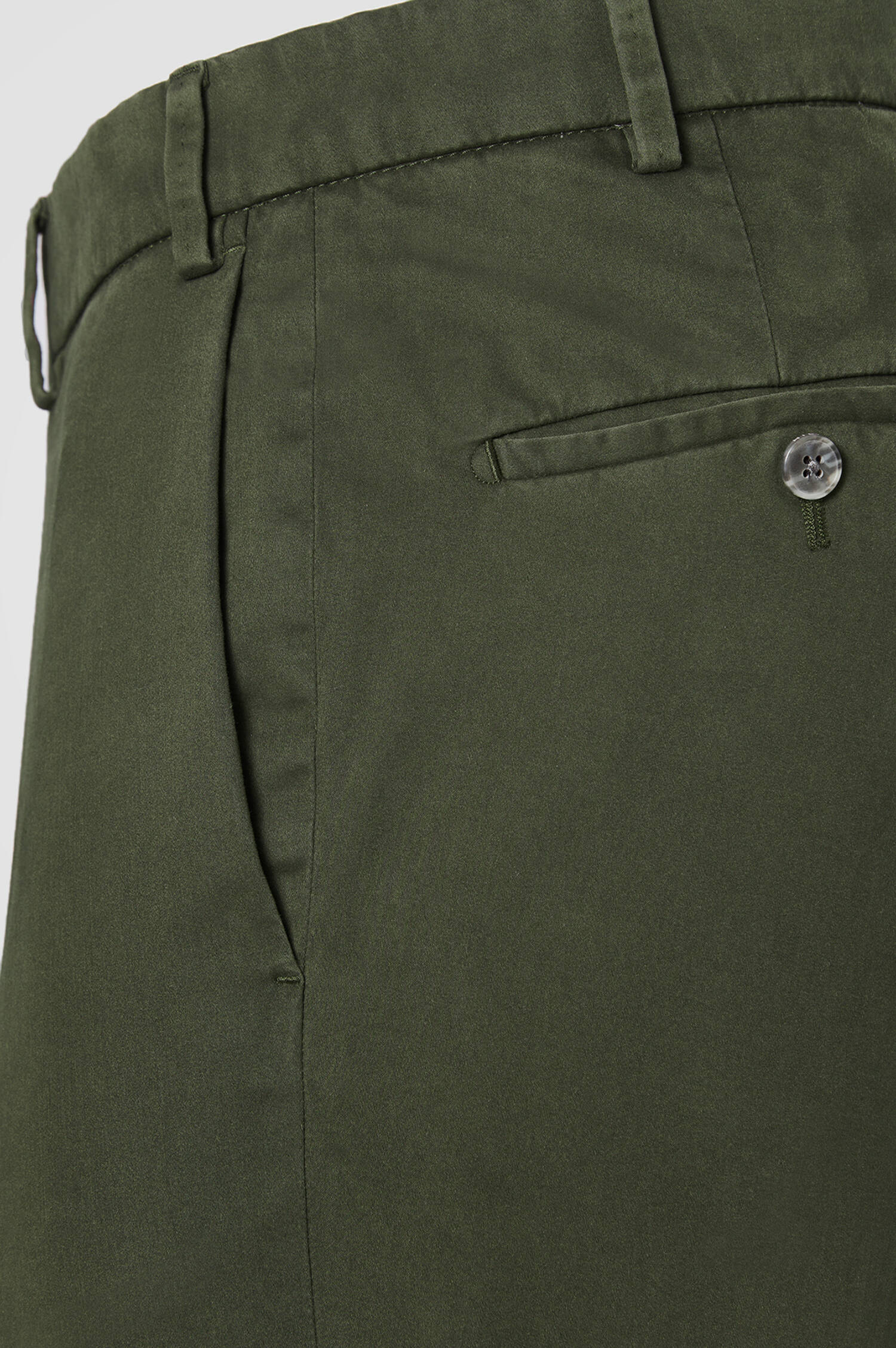 Slim-Fit Chino TILO in Oliv Slim-Fit Chino TILO in Oliv