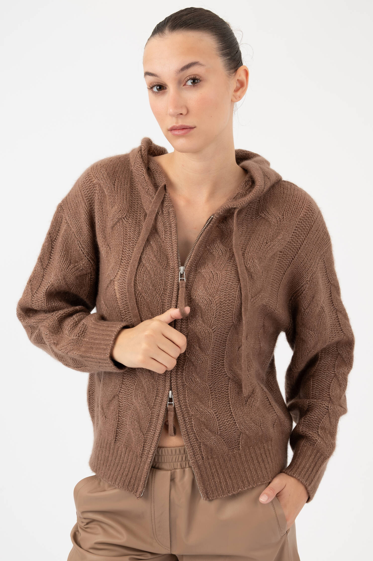 Cashmere-Mix-Zopfstrick-Hoodie in Braun Cashmere-Mix-Zopfstrick-Hoodie in Braun