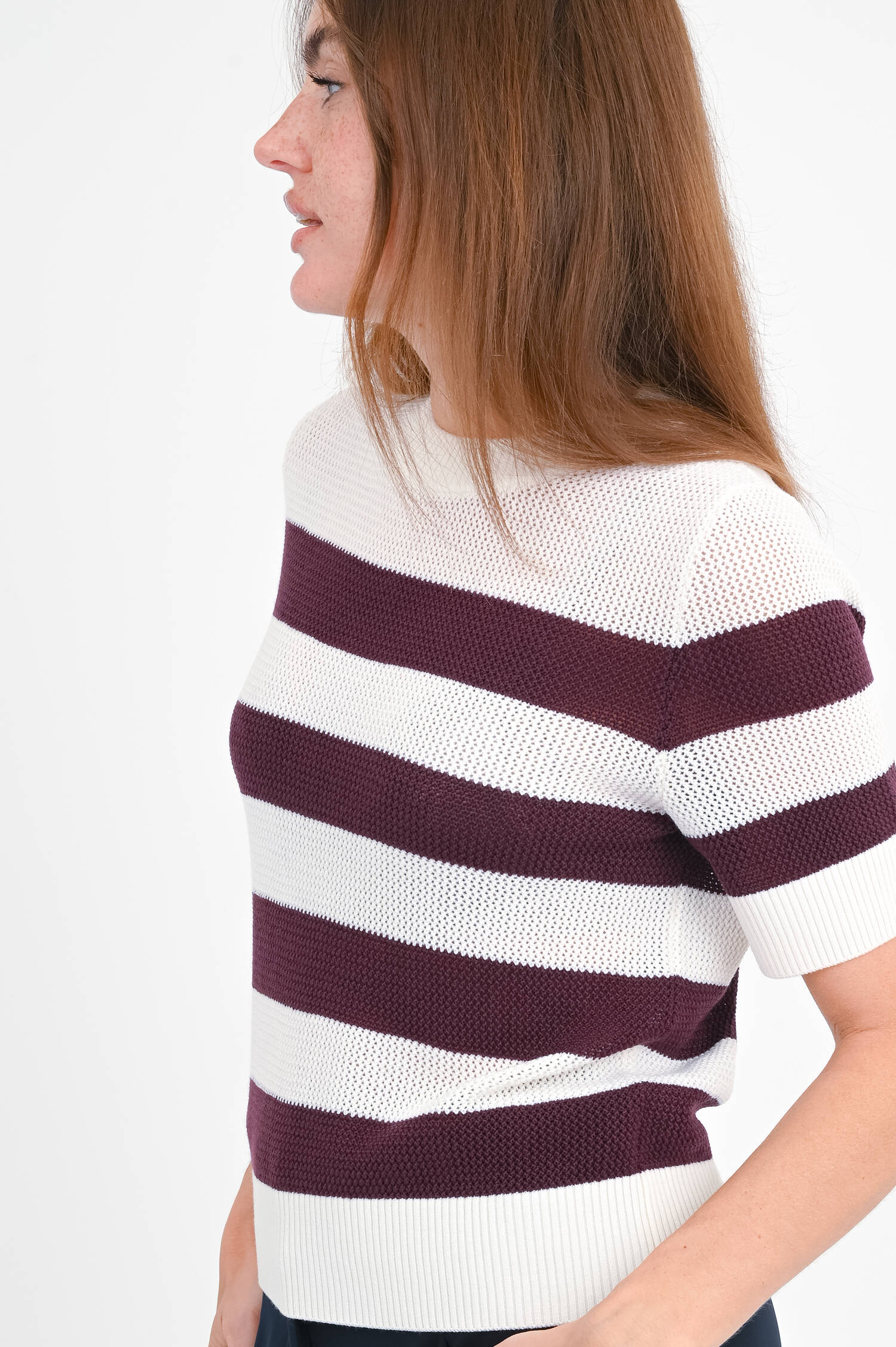 Gestreifter Kurzarm-Pullover in Creme/Blackberry