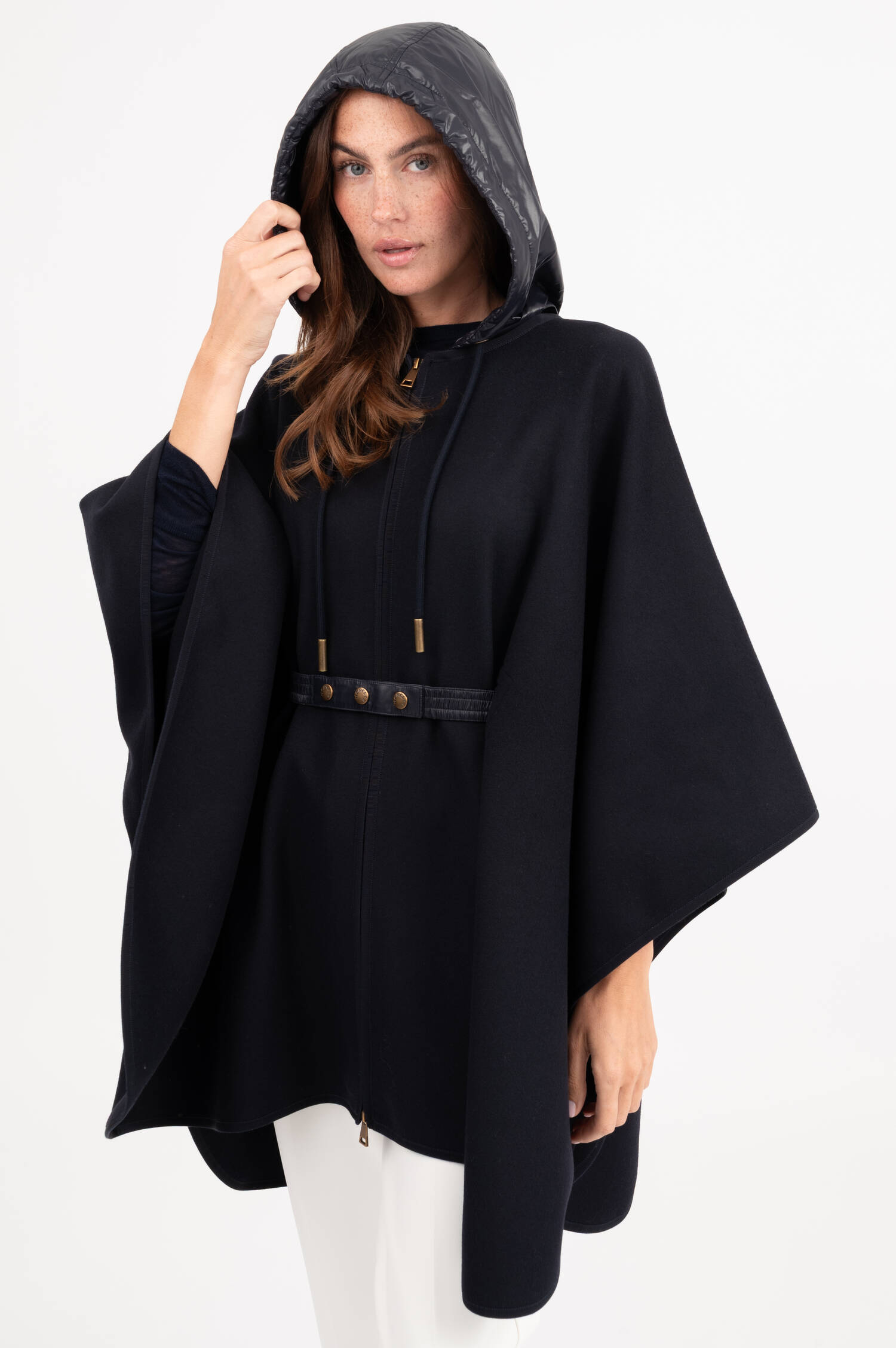 Cape aus Schurwolle in Navy