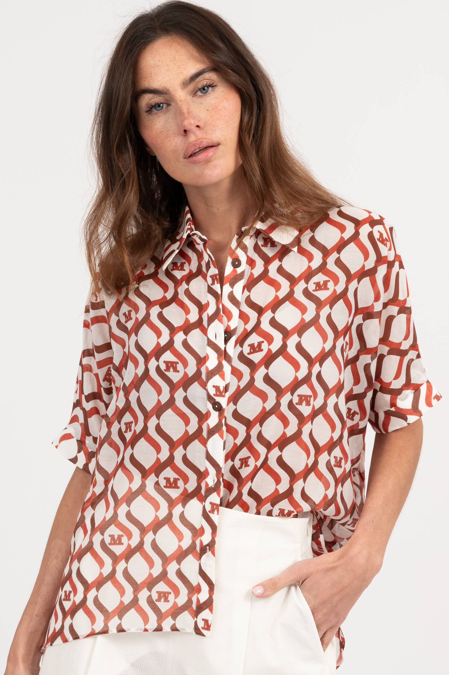 Bluse ARIETE mit Allover Print in Weiß/Rot