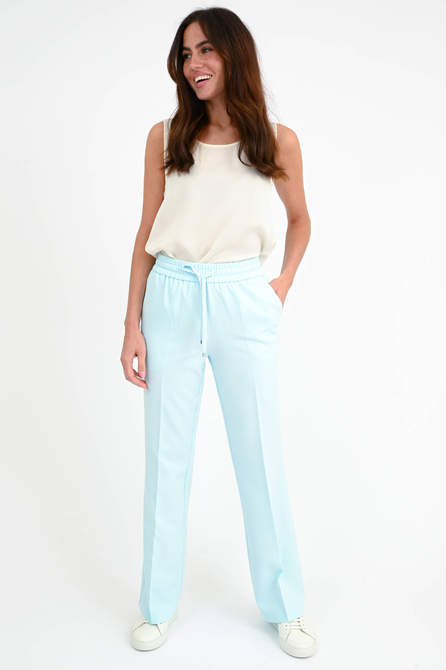 Lockere Hose mit Bundfalten in Mintblau Lockere Hose mit Bundfalten in Mintblau