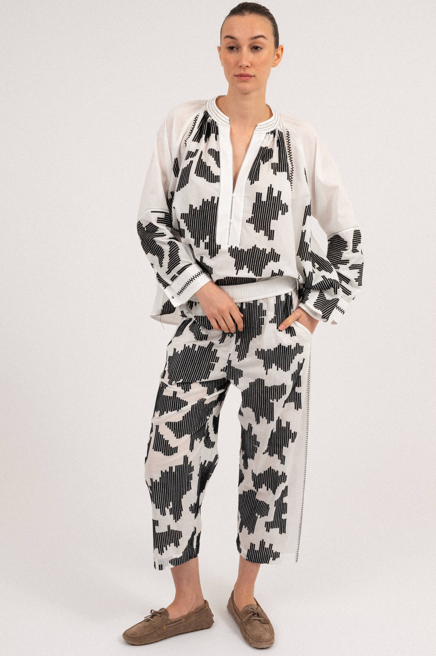 Culotte Hose ORENDA in Weiß/Schwarz Culotte Hose ORENDA in Weiß/Schwarz