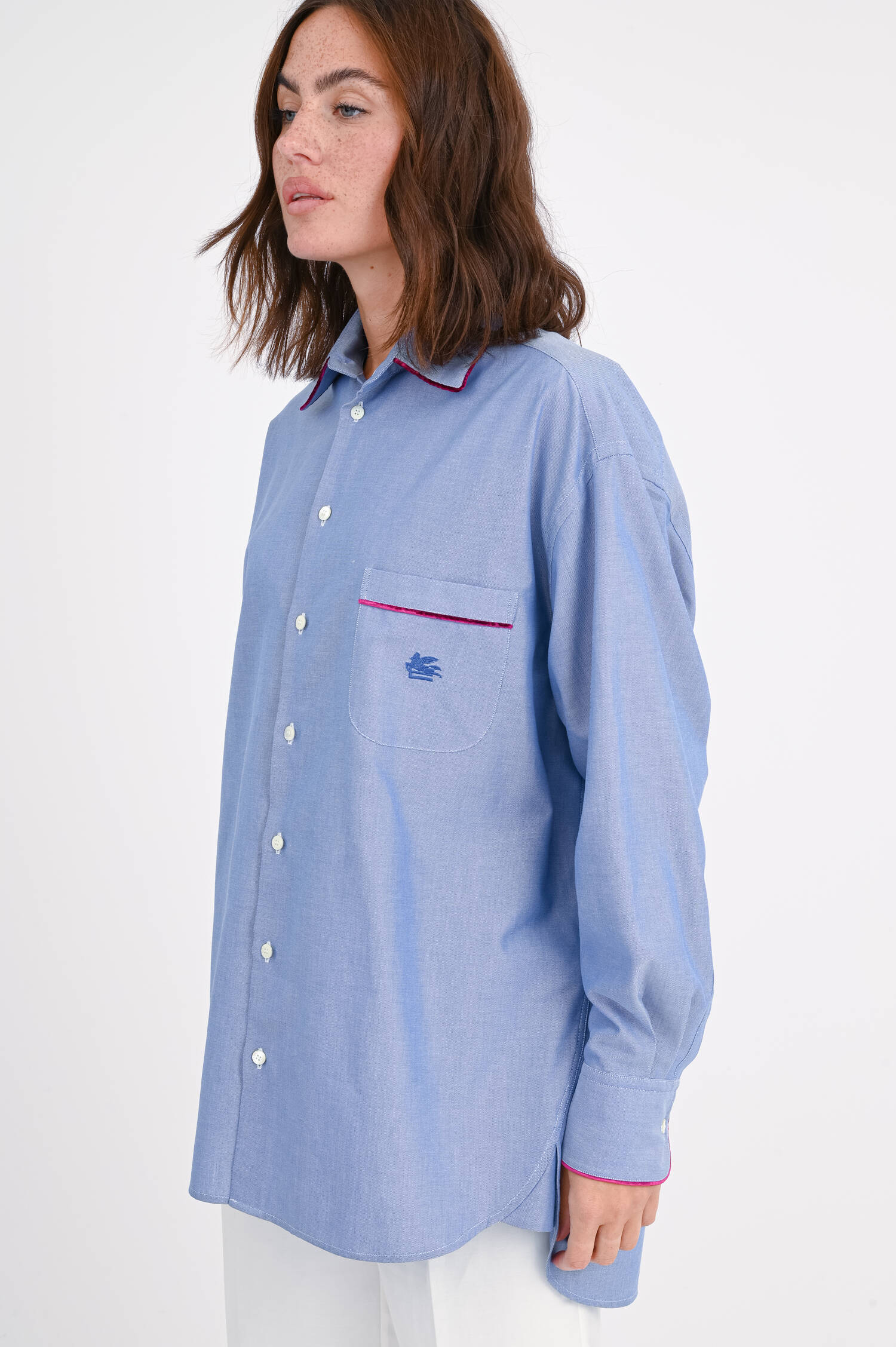 Oversize-Bluse mit Samtdetails in Blau