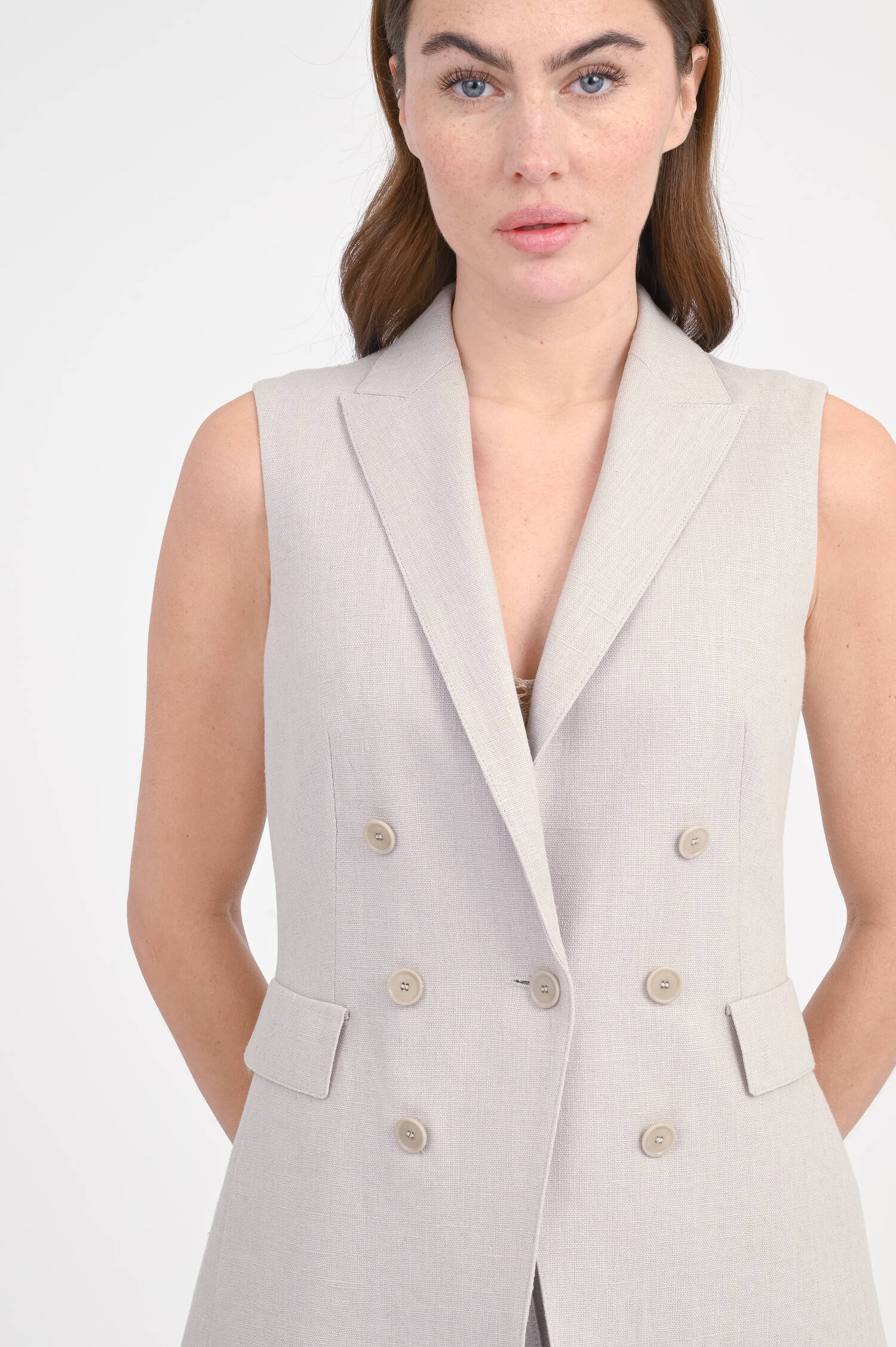 Doppelreihiges Leinen-Gilet in Calk