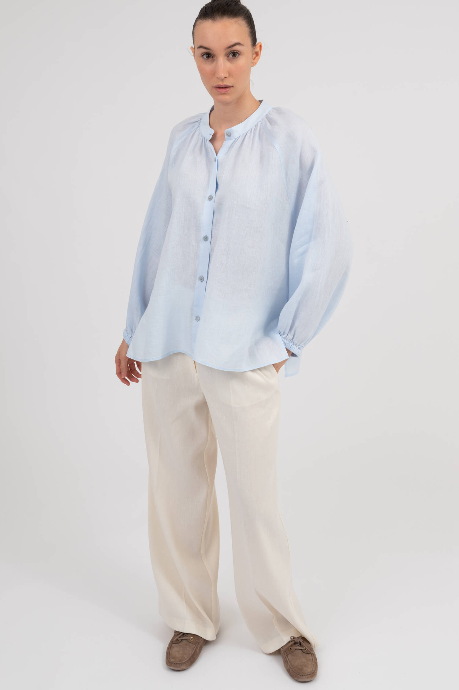 Leinenbluse mit Stehkragen in Oceanblau