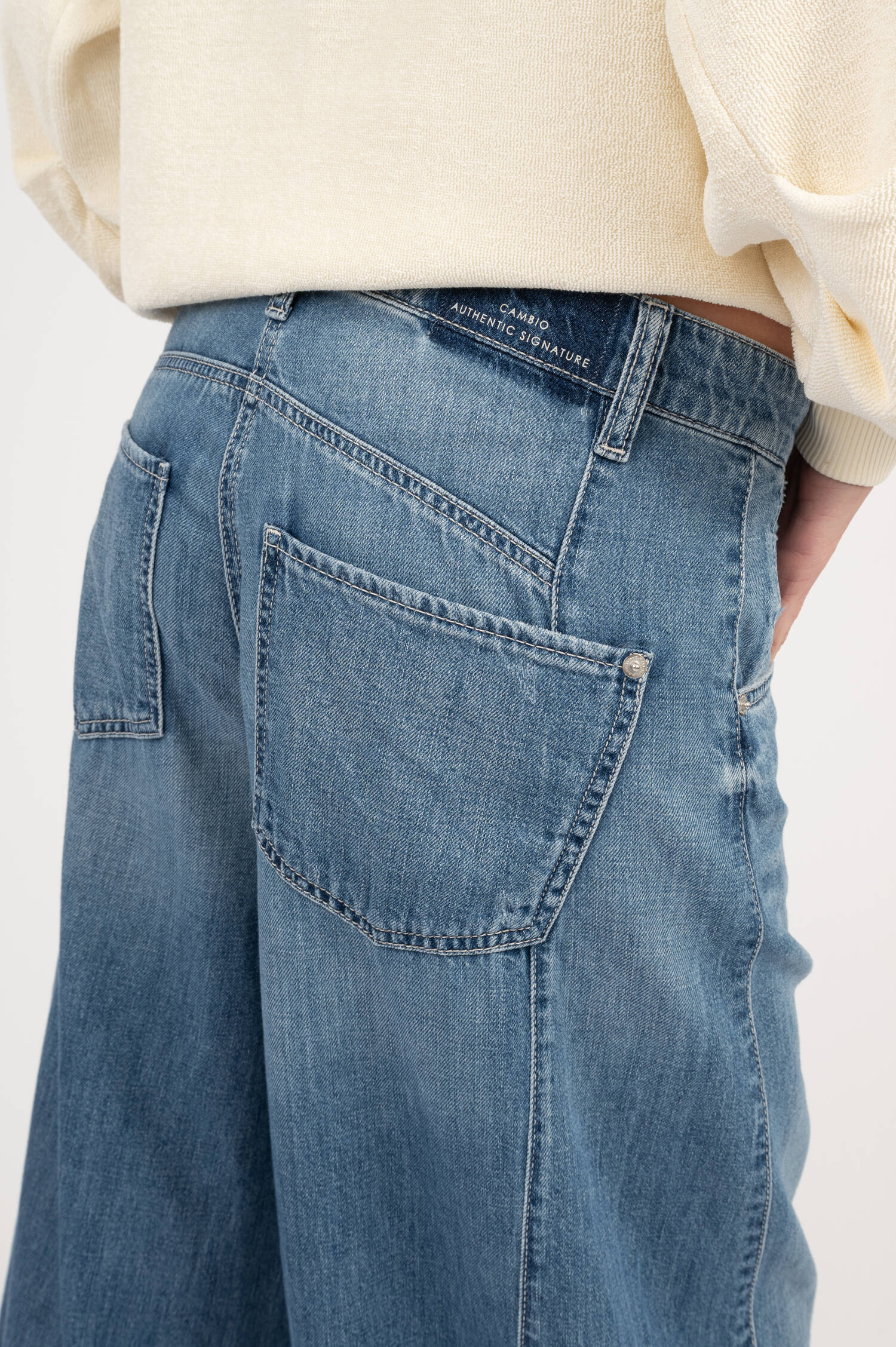 O-Shape Jeans ORLA in Mittelblau