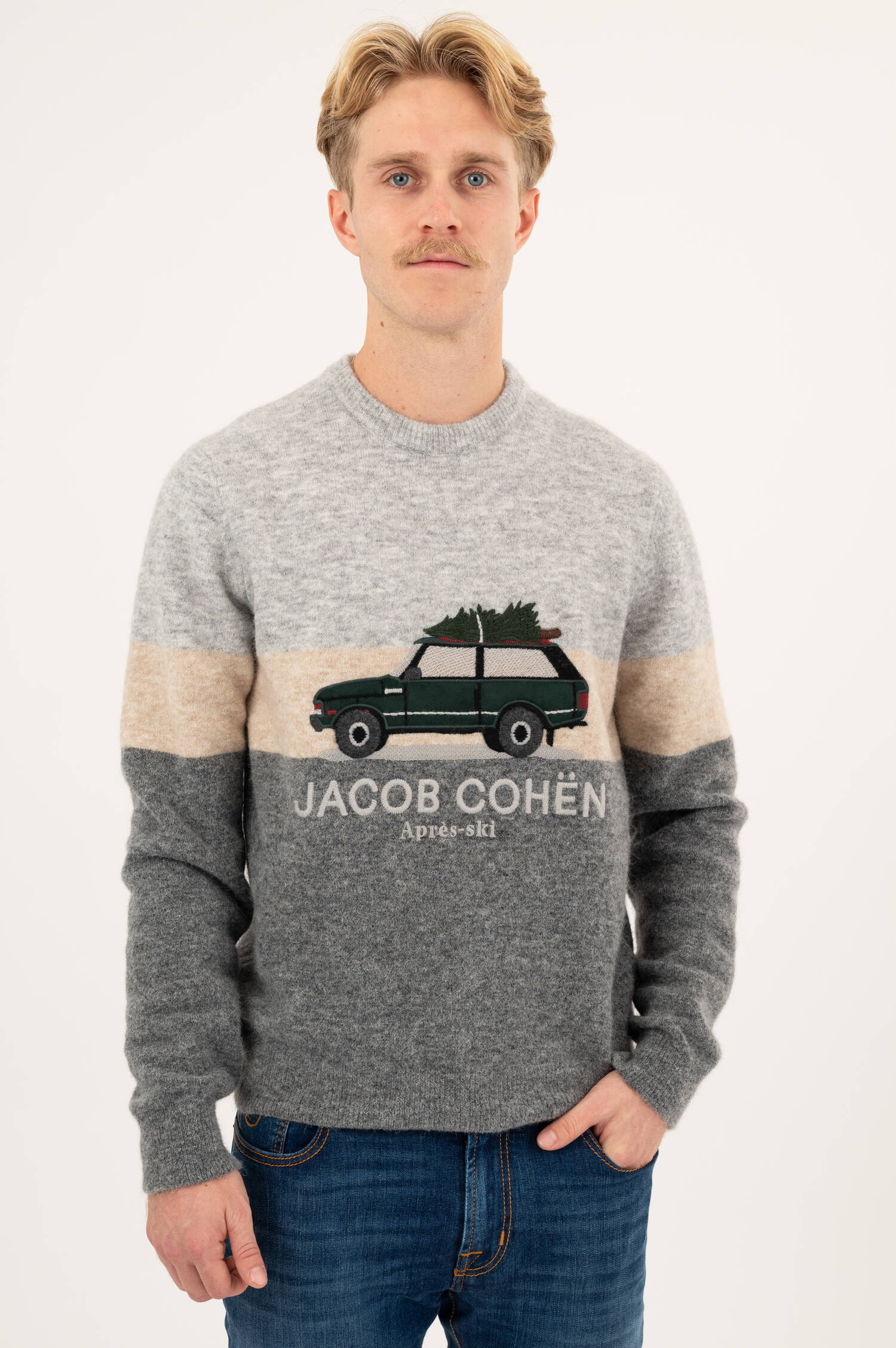 Pullover mit Auto-Stickerei in Grau meliert Pullover mit Auto-Stickerei in Grau meliert