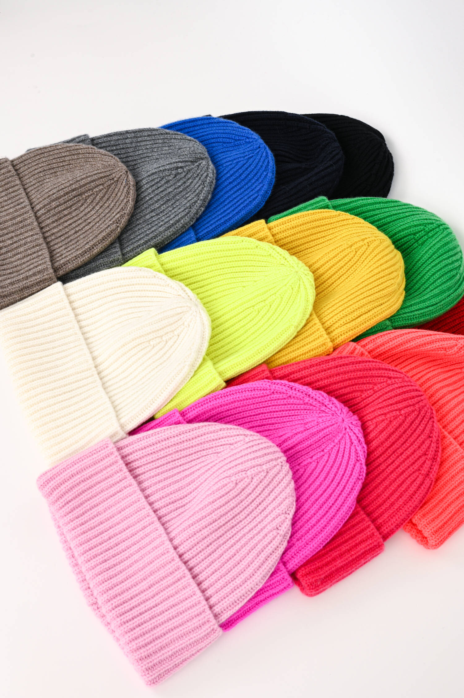 Midi-Mütze aus Cashmere in Neongelb Midi-Mütze aus Cashmere in Neongelb