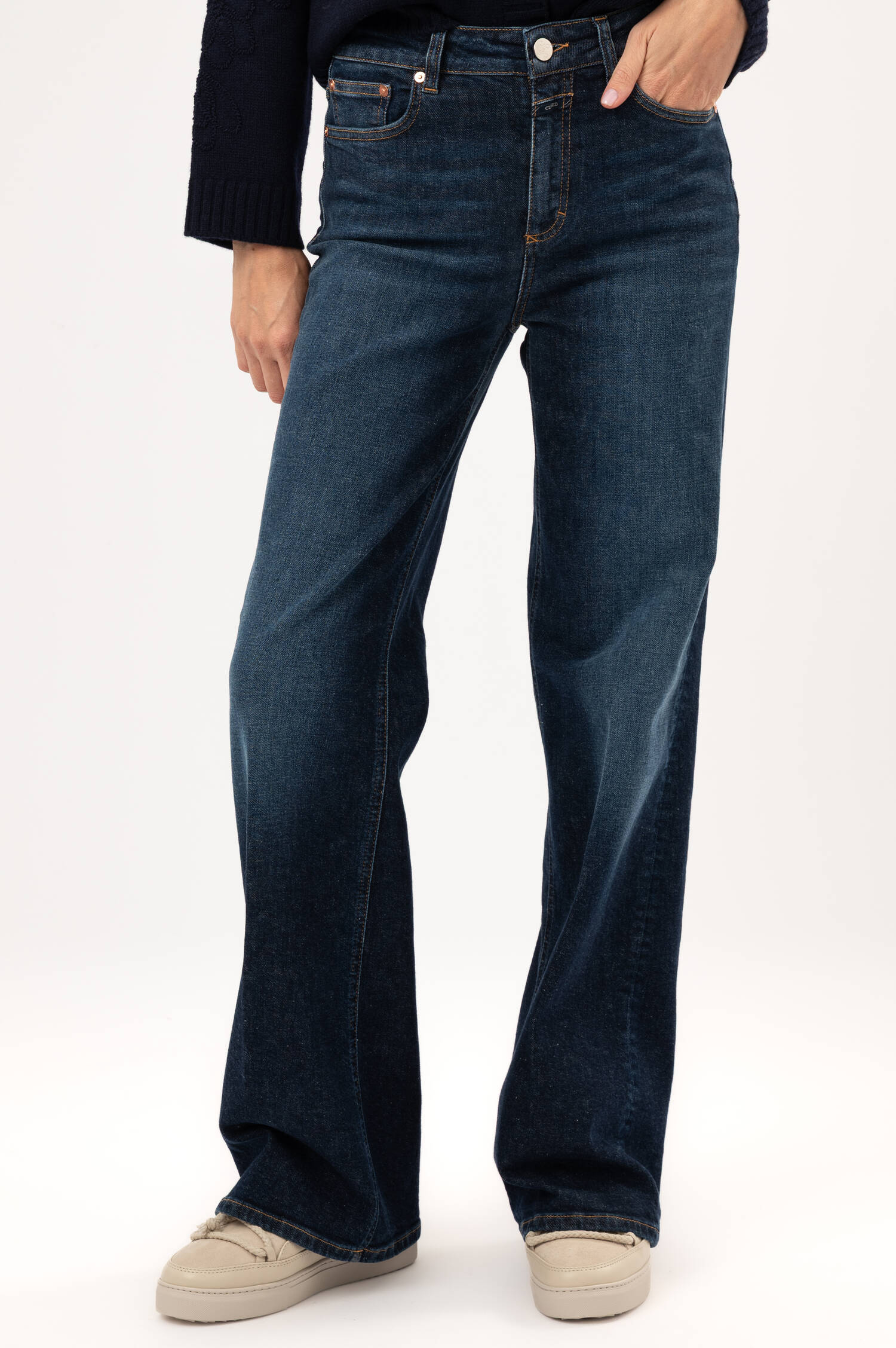 Jeans in dark blue