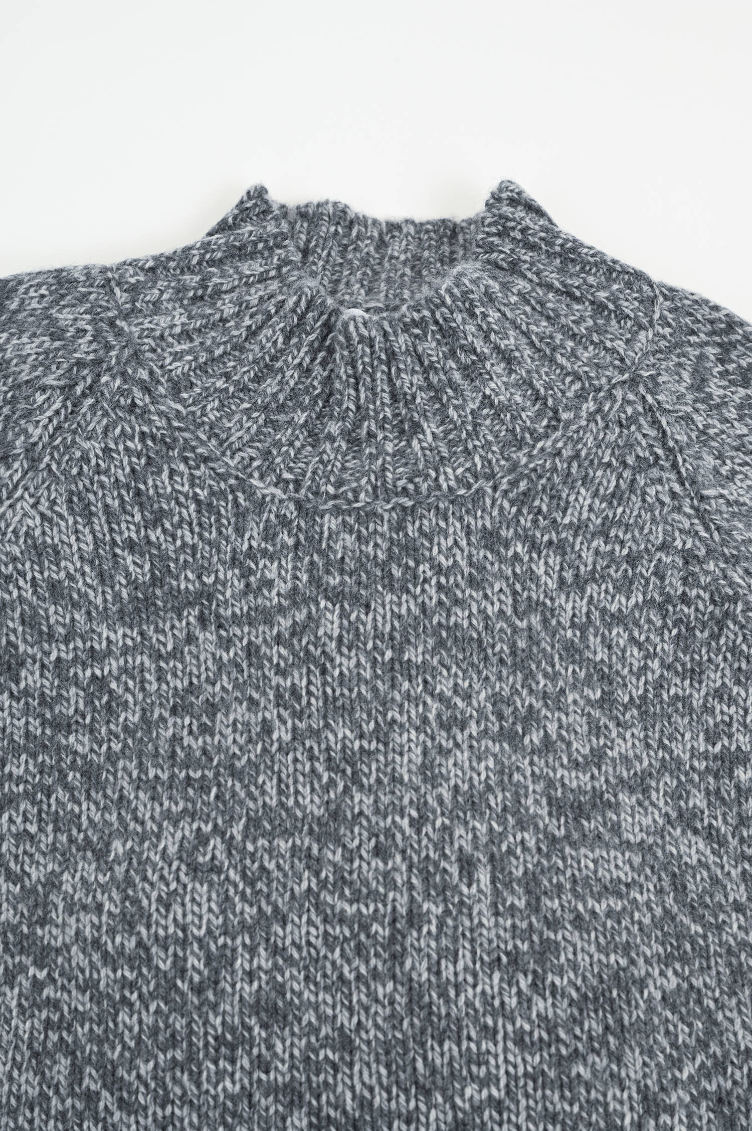 Strickpullover aus Wolle in Grau meliert