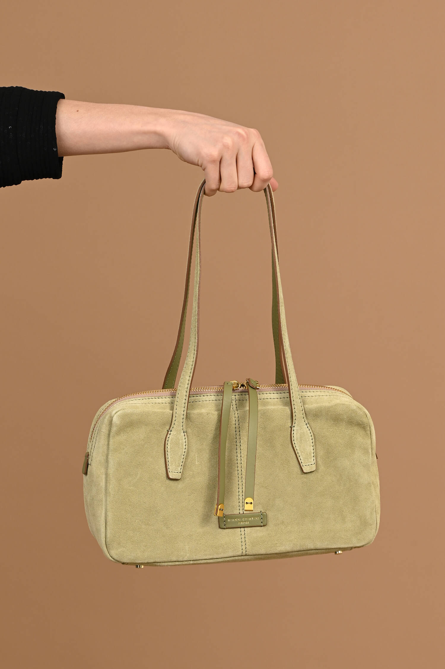 Veloursleder Bowling Bag ARYNA in Salbeigrün