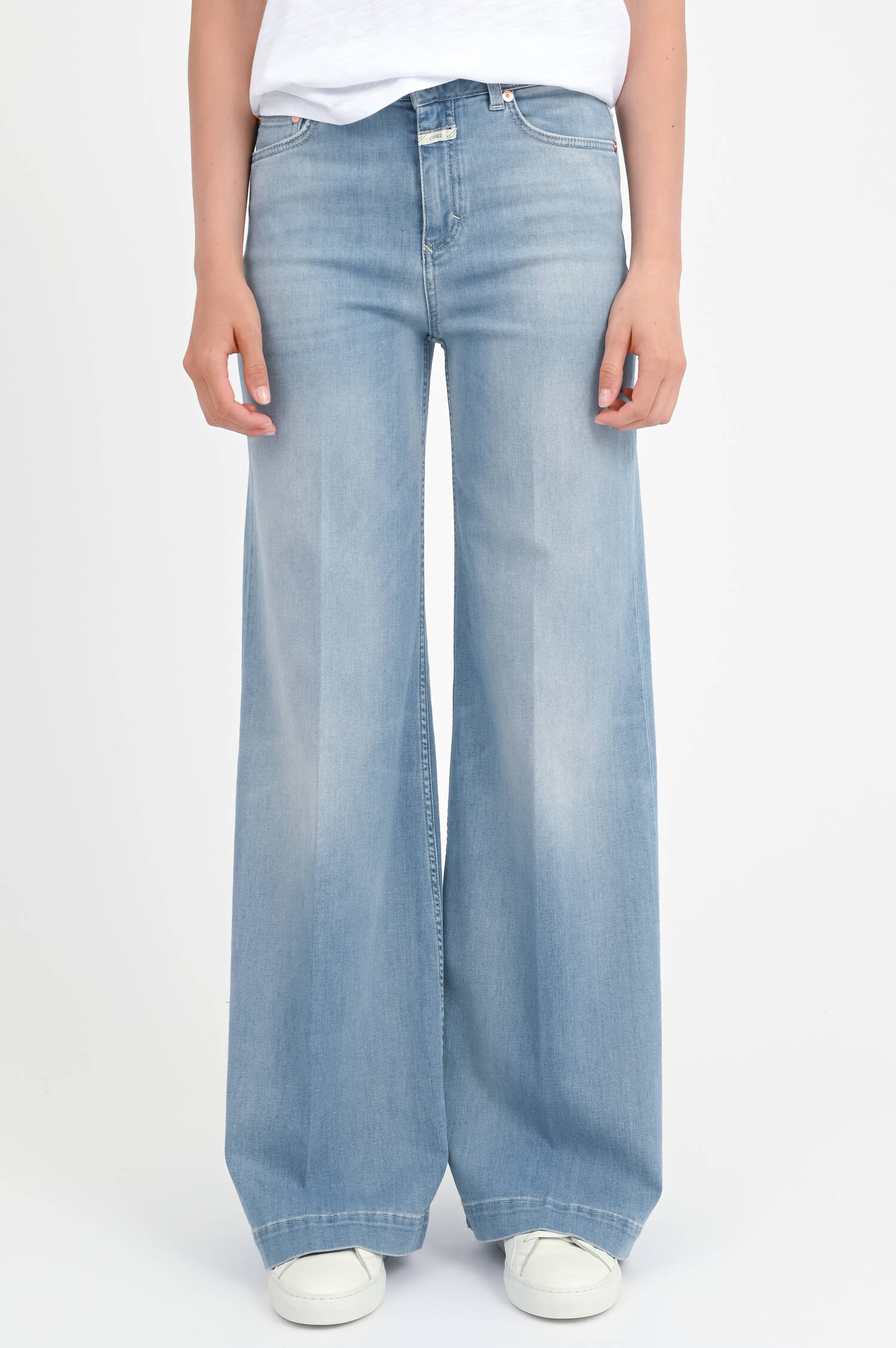  Flared Jeans GLOW UP in Light Blue