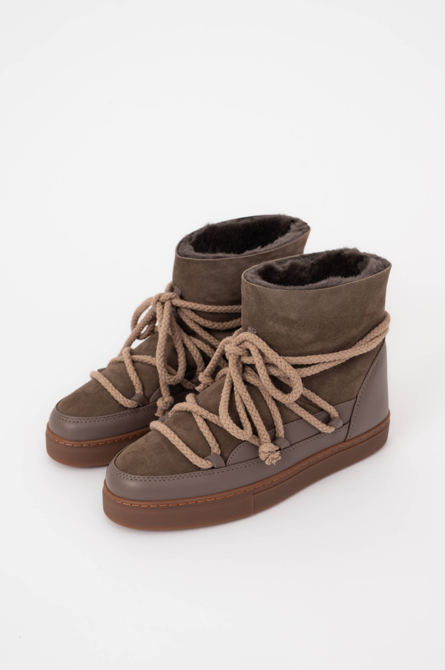Lammfell-Schneeschuhe CLASSIC in Taupe Lammfell-Schneeschuhe CLASSIC in Taupe