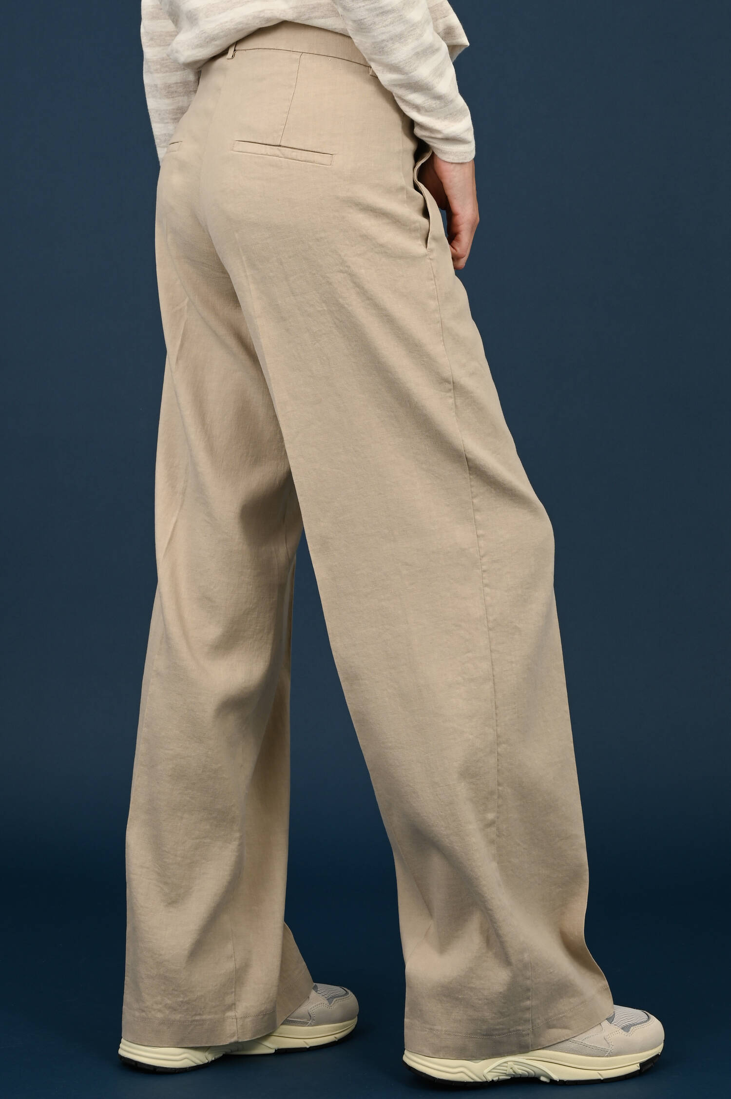 Hose MIRA in Biscuit Suede