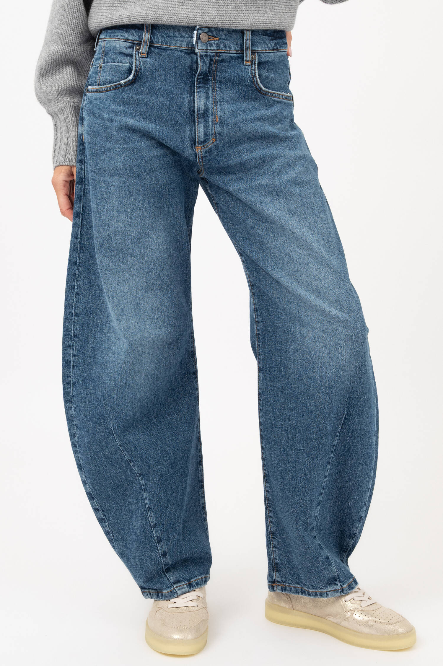 Cropped-Leg-Jeans THE O-SHAPE in Mittelblau Cropped-Leg-Jeans THE O-SHAPE in Mittelblau