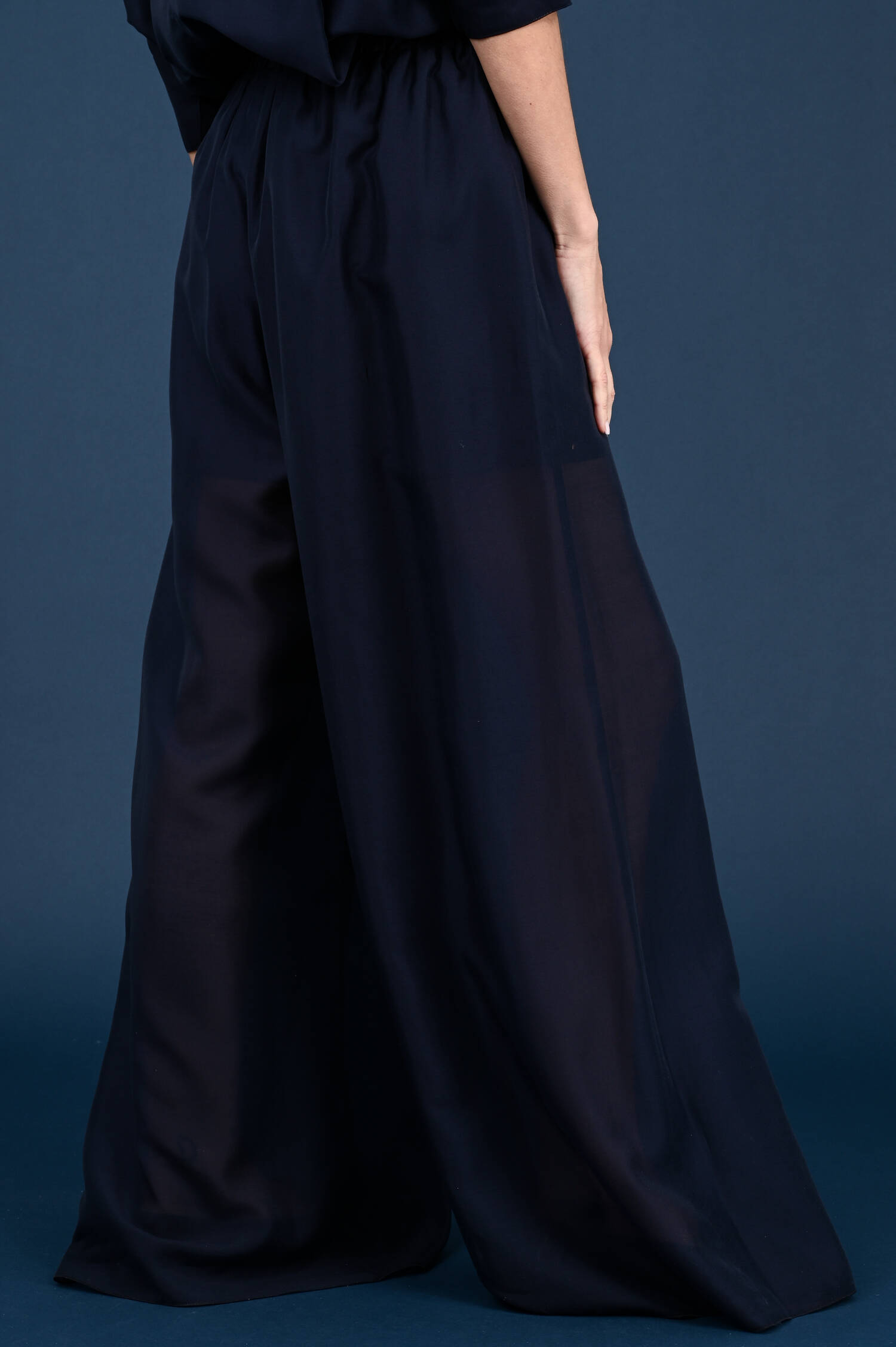 Wide-Leg Hose in Navy