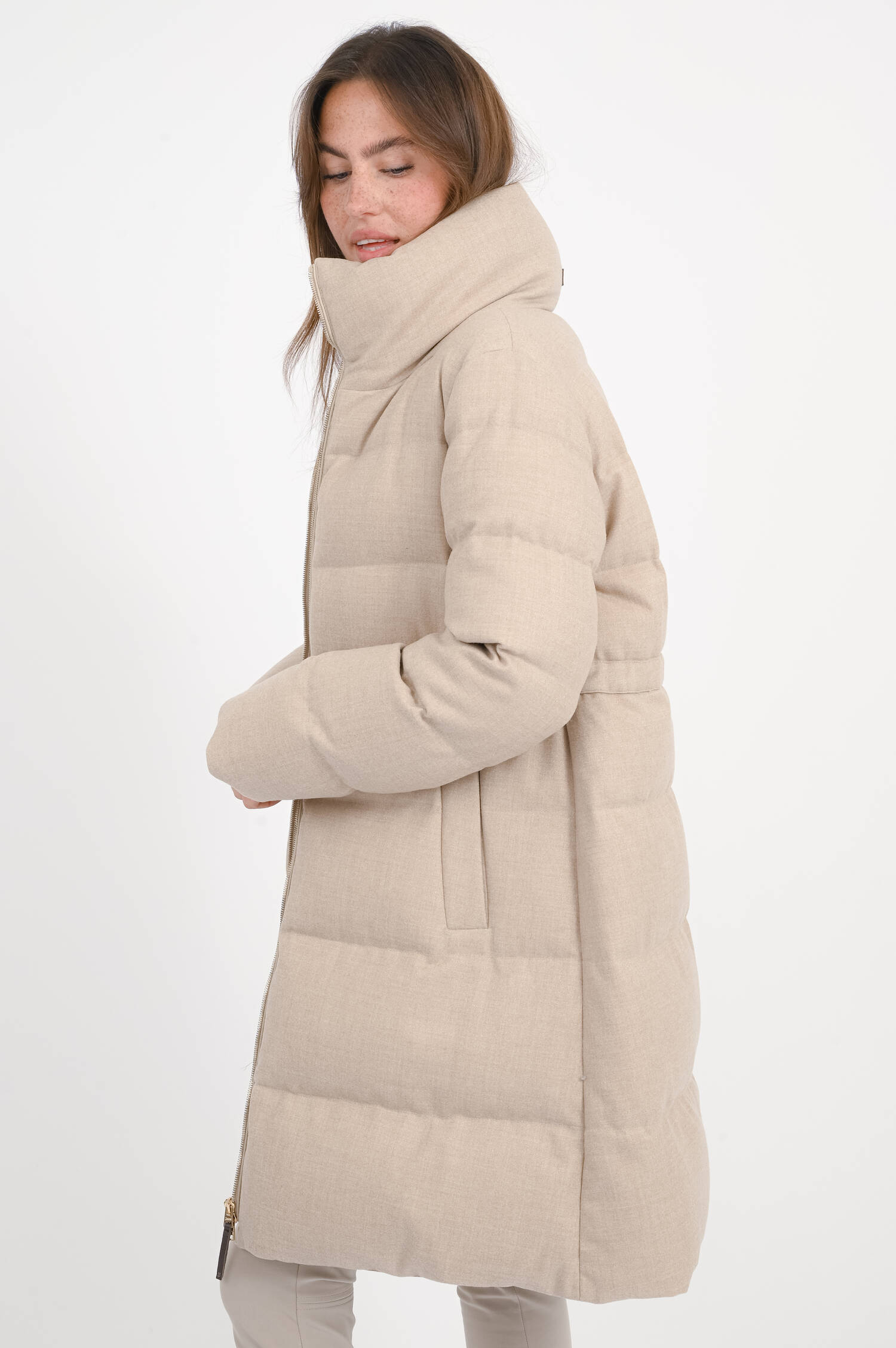 Daunen-Wollmantel mit Lederdetails in Goldbeige