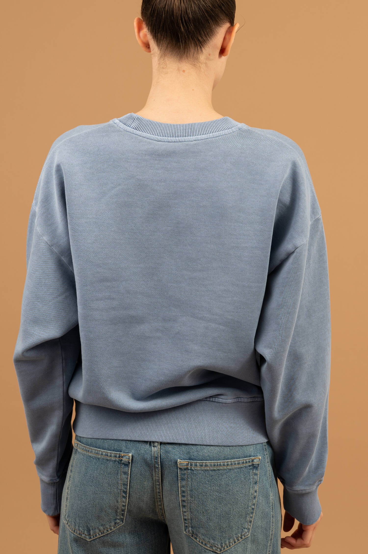Pullover mit Label Aufstick in Stoneblau