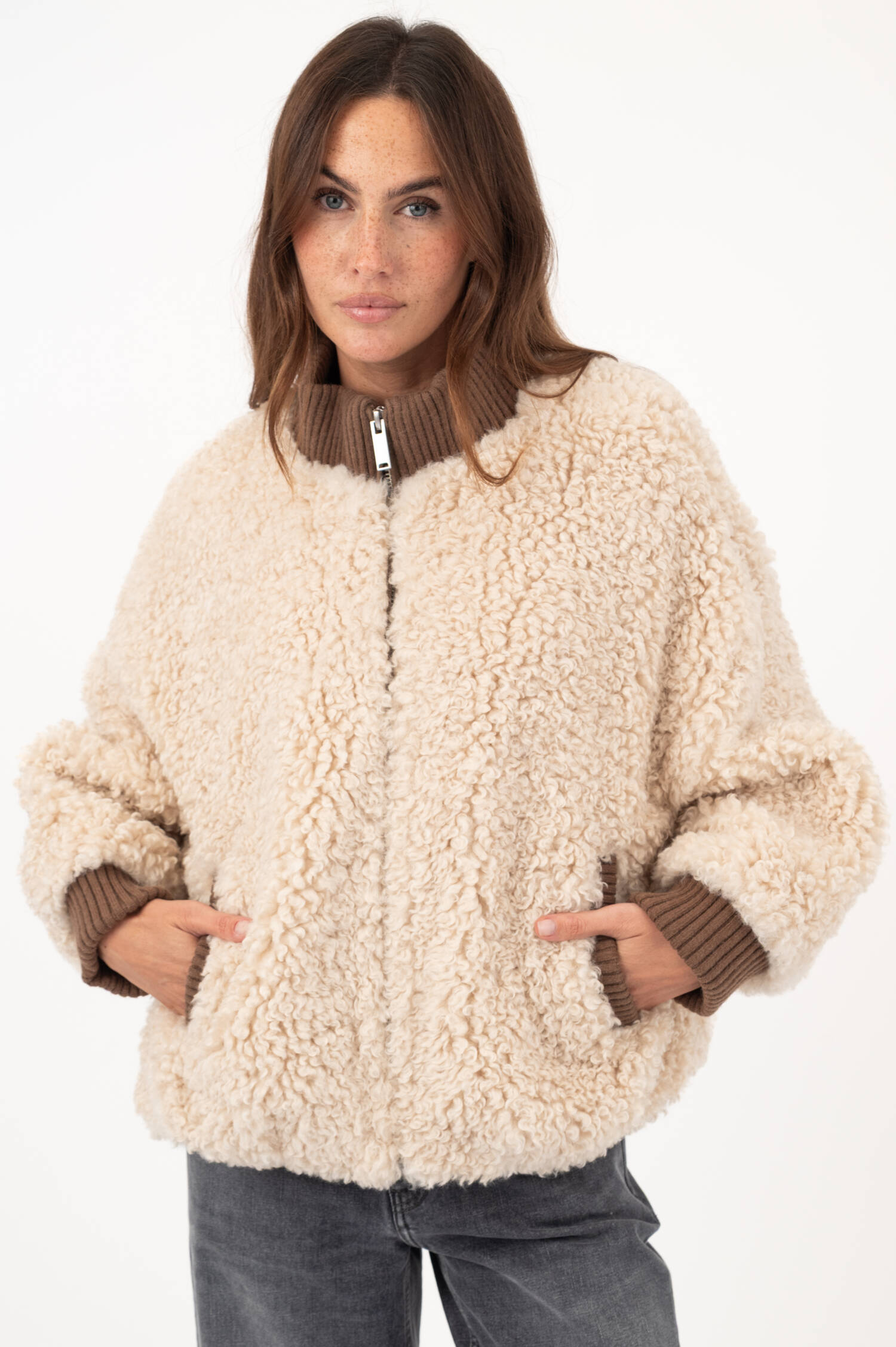 Teddy-Bomberjacke in Beige/Braun Teddy-Bomberjacke in Beige/Braun