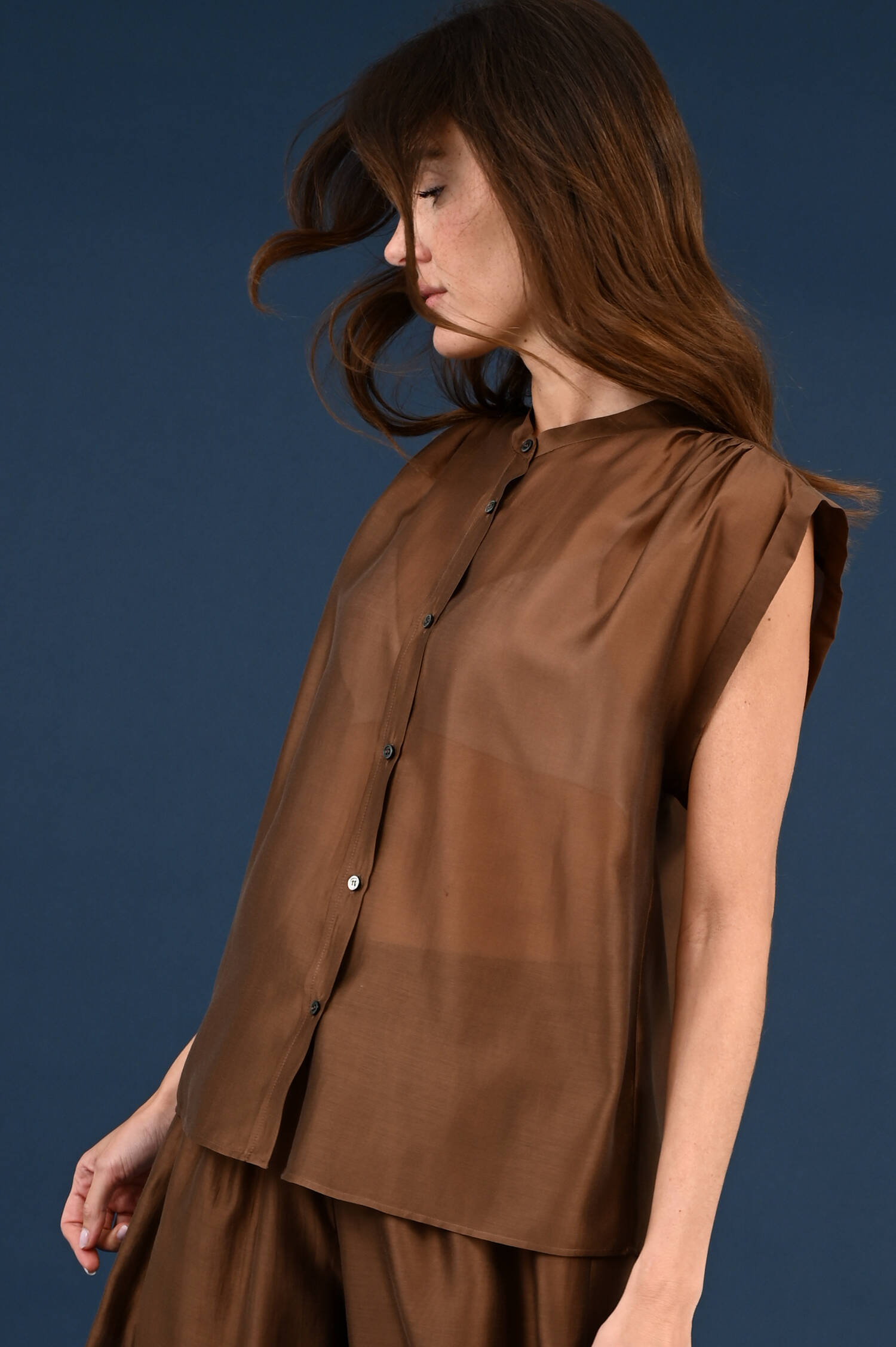 Weite Ärmellose Bluse in Choko