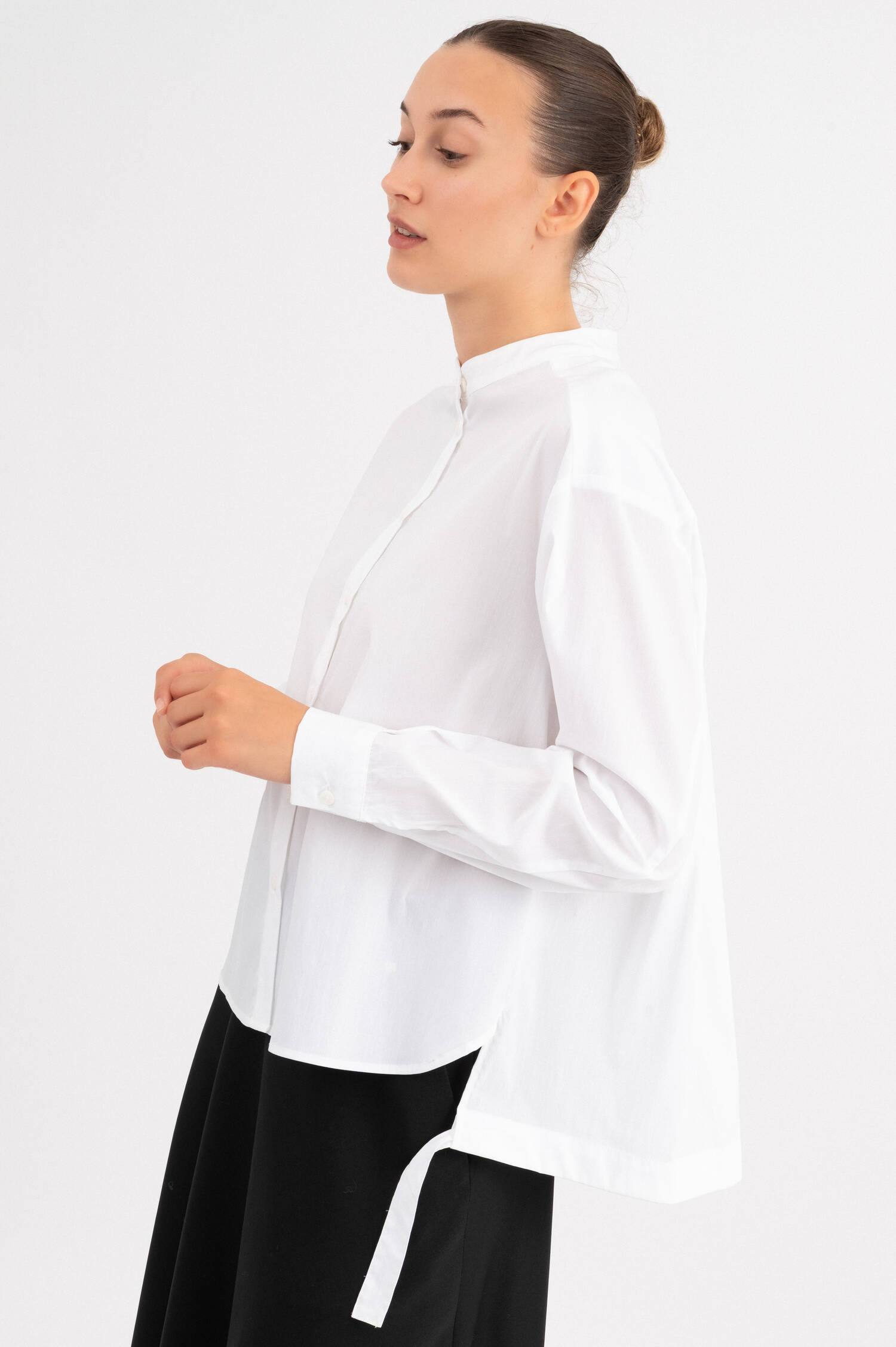 Bluse mit Rückfalten in Weiß Bluse mit Rückfalten in Weiß