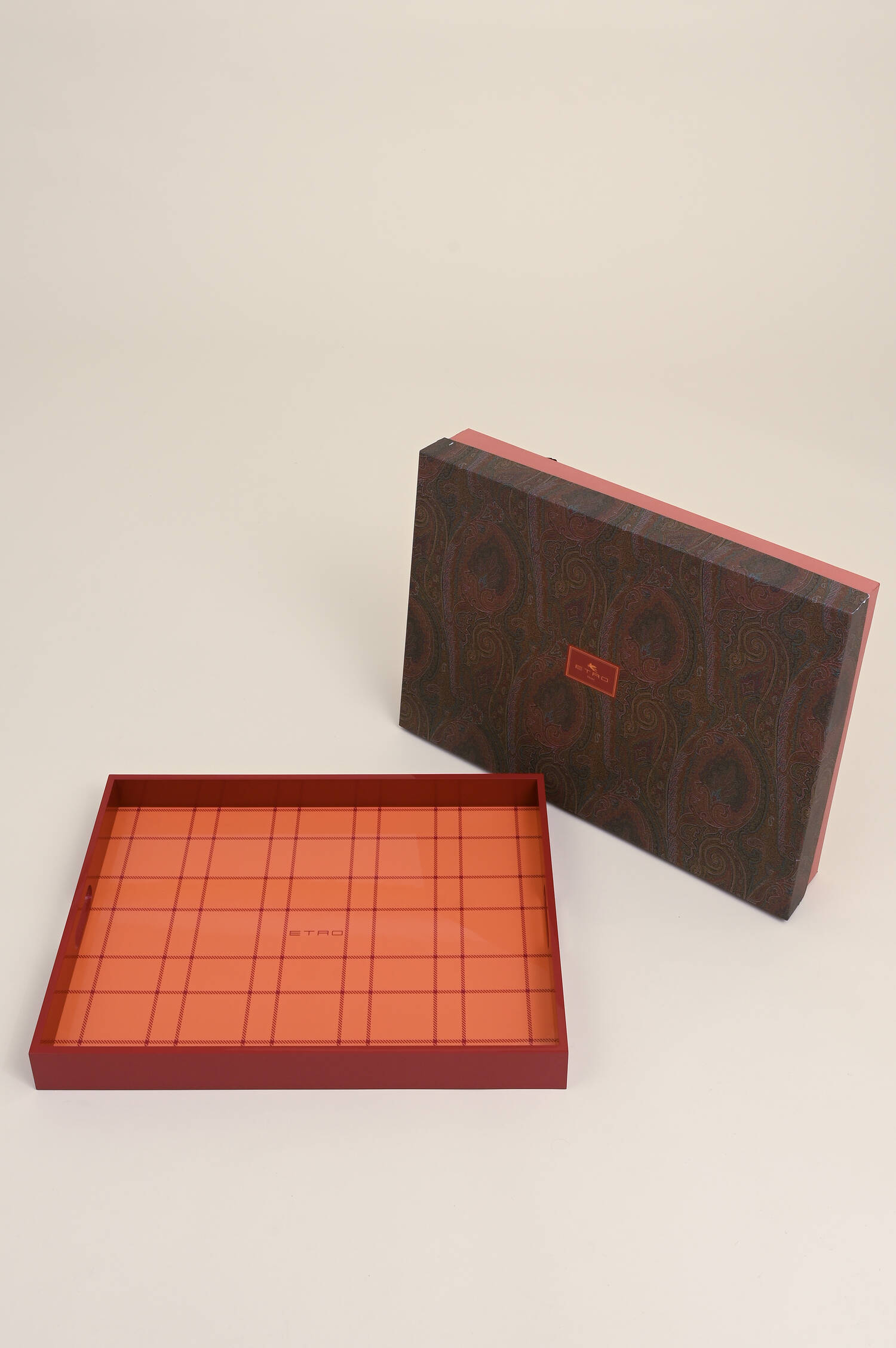 Großes Tablett aus Holz in Rot/Orange Großes Tablett aus Holz in Rot/Orange