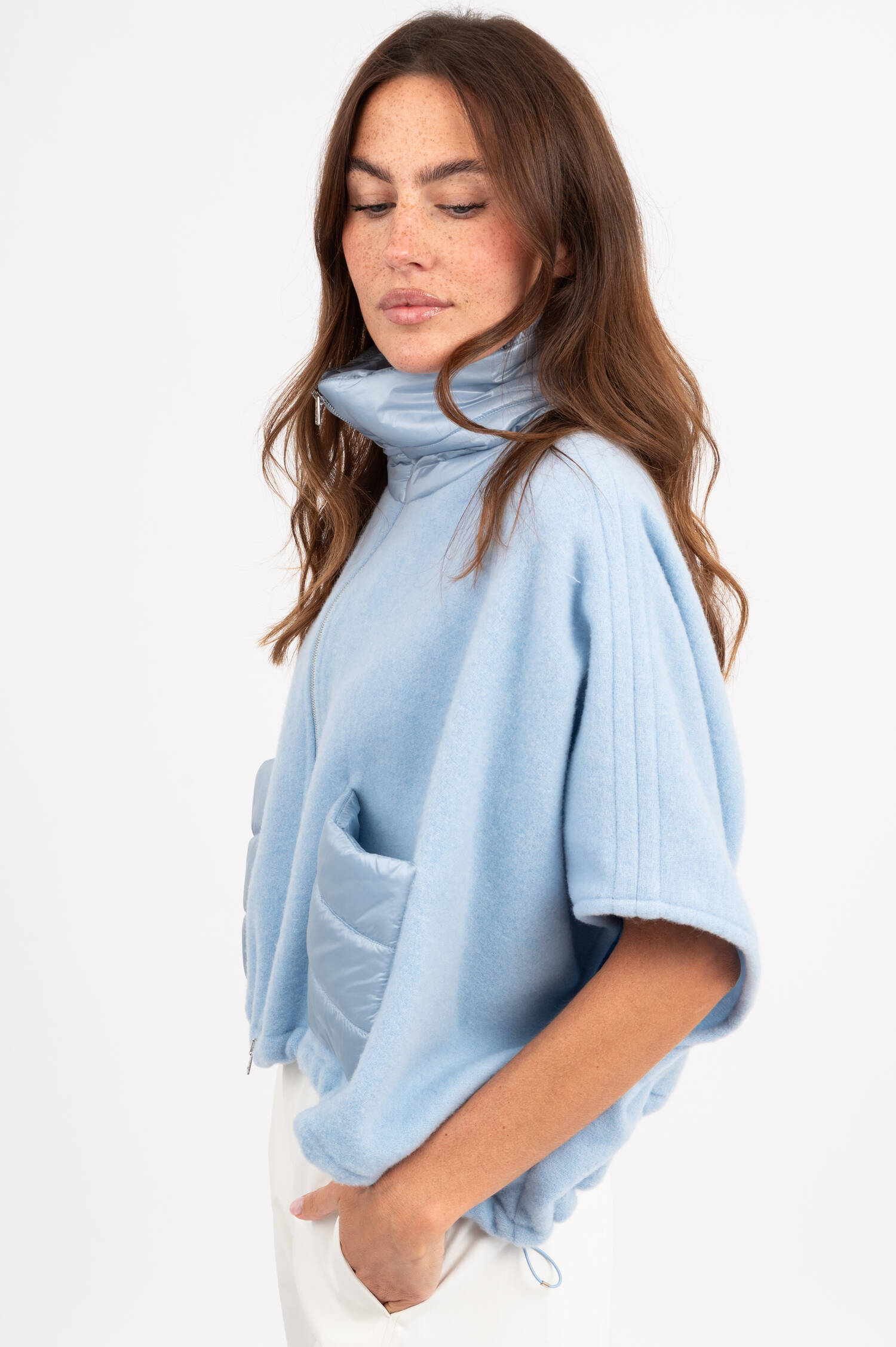 Woll-Cashmere Poncho in Hellblau Woll-Cashmere Poncho in Hellblau