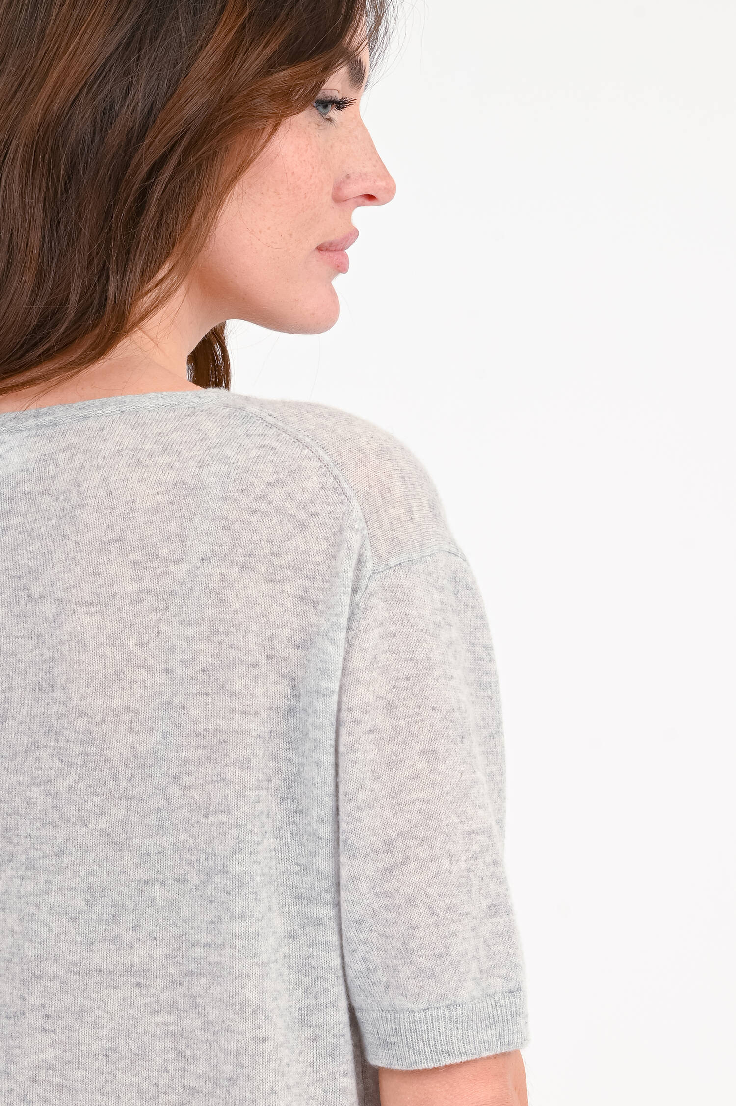 Kurzarm-Cashmere-Pullover in Hellgrau