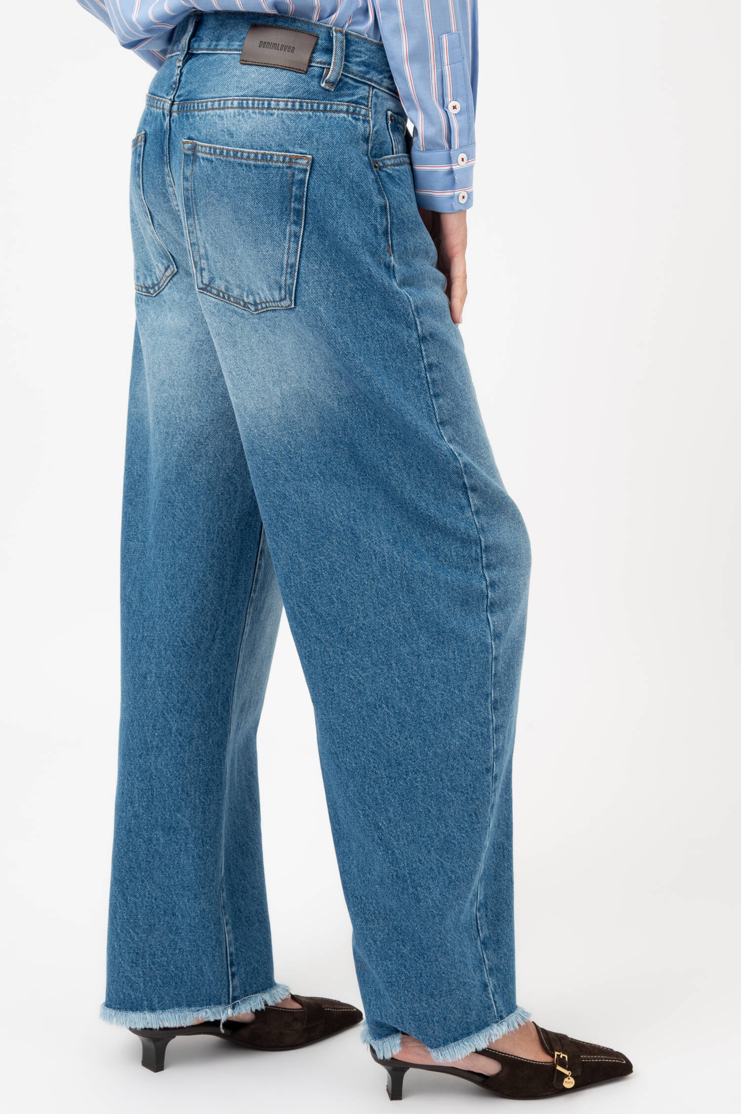 Cropped Barrel-Leg Jeans in Blau