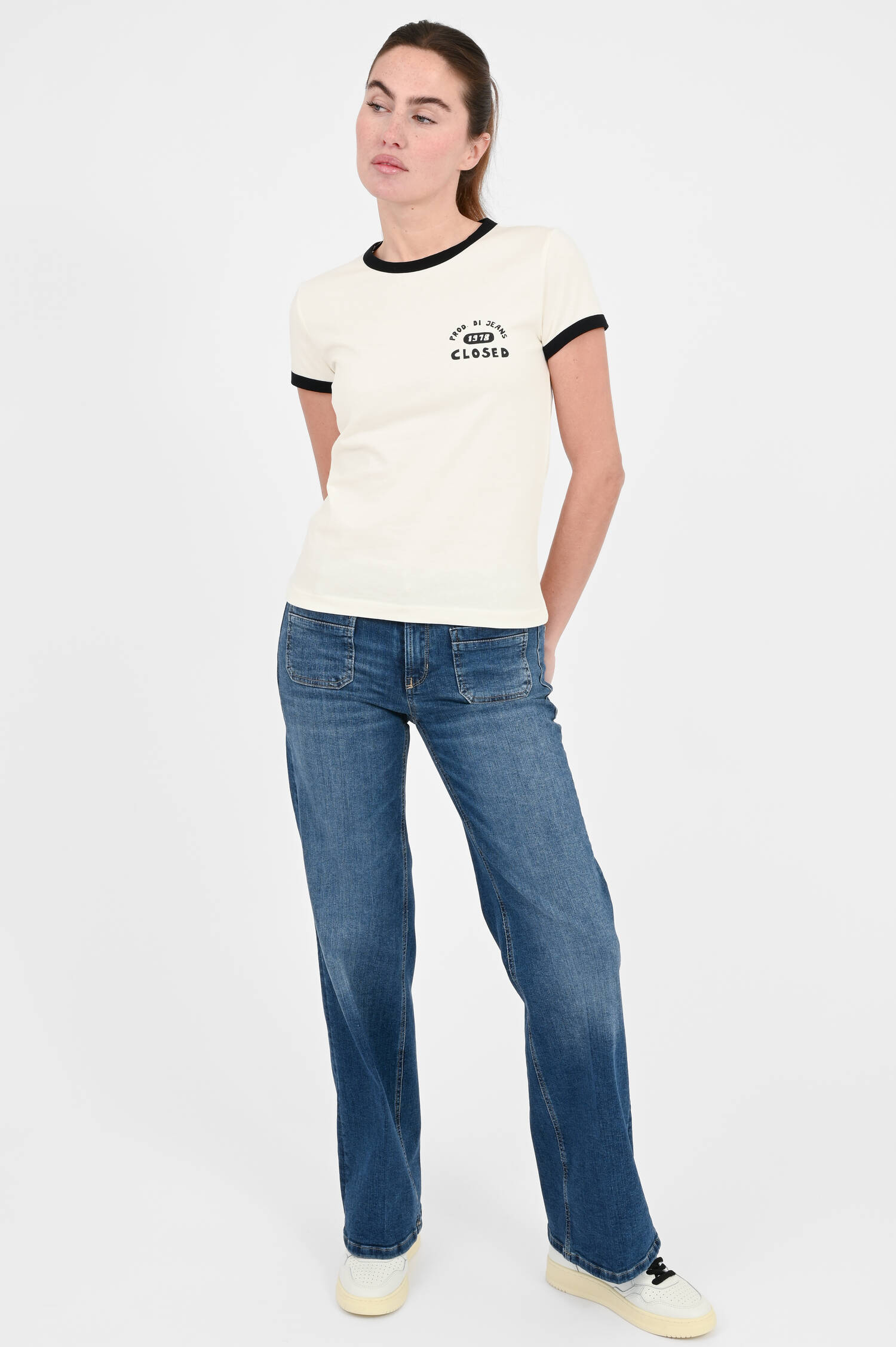 Basic Shirt mit kontrast Details in Ivory