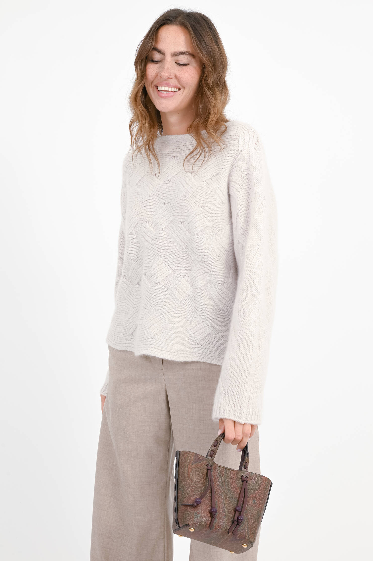 Strickpullover mit Flechtmuster in Mixed White