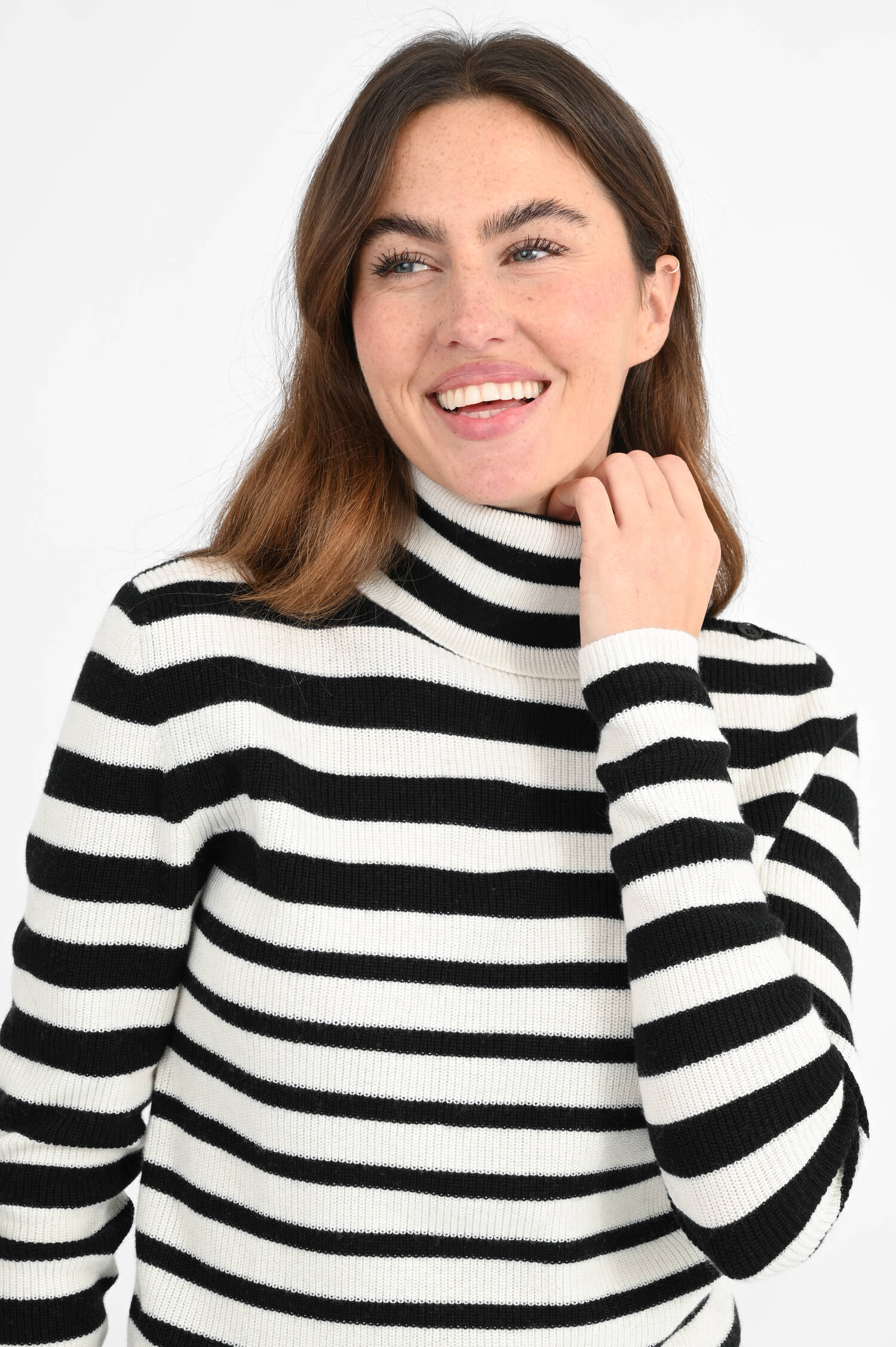 Pullover SABRINE in Weiß/Schwarz gestreift Pullover SABRINE in Weiß/Schwarz gestreift