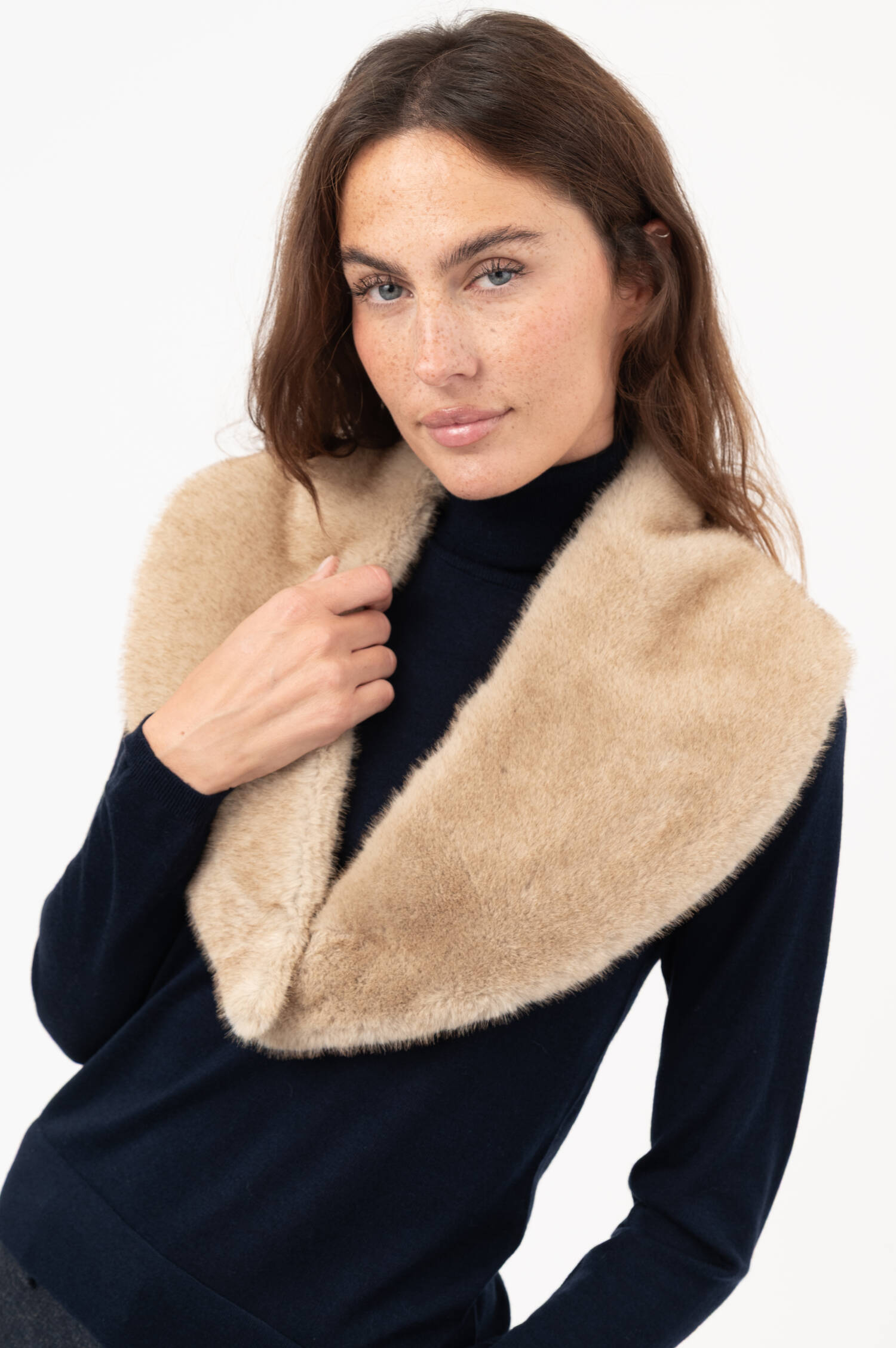 Faux-Fur-Schal in Beige Faux-Fur-Schal in Beige