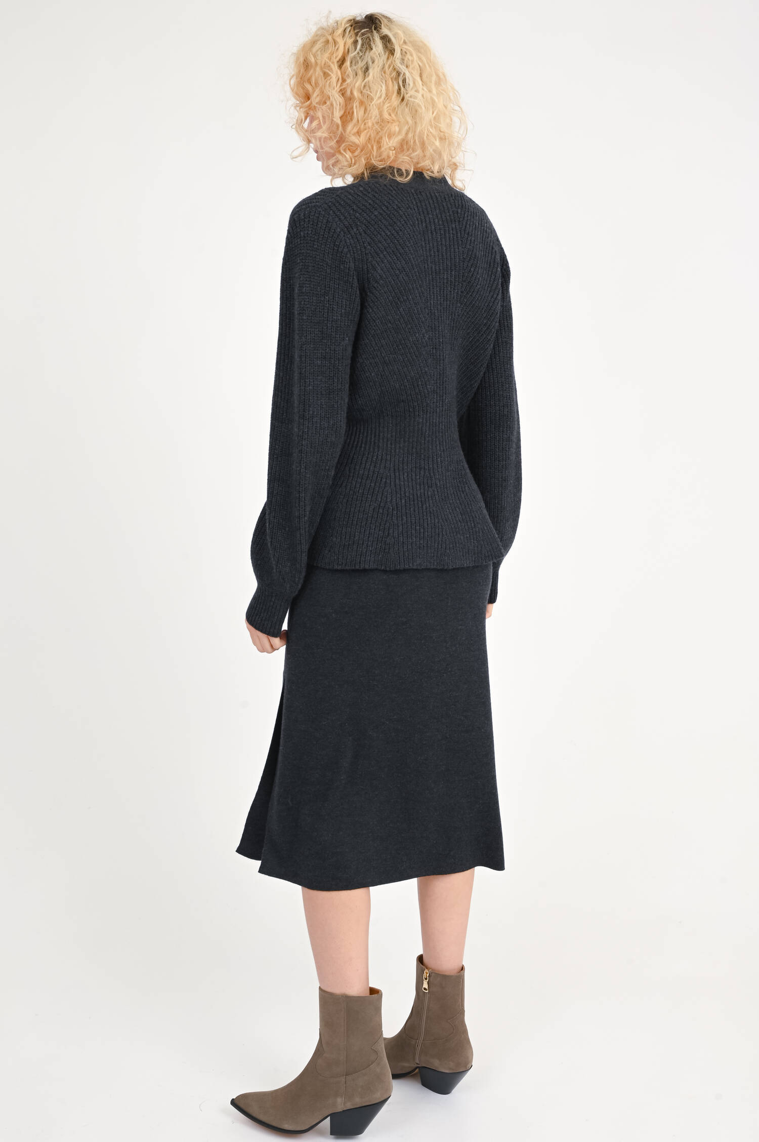 Taillierte Strickjacke in Anthrazit Taillierte Strickjacke in Anthrazit