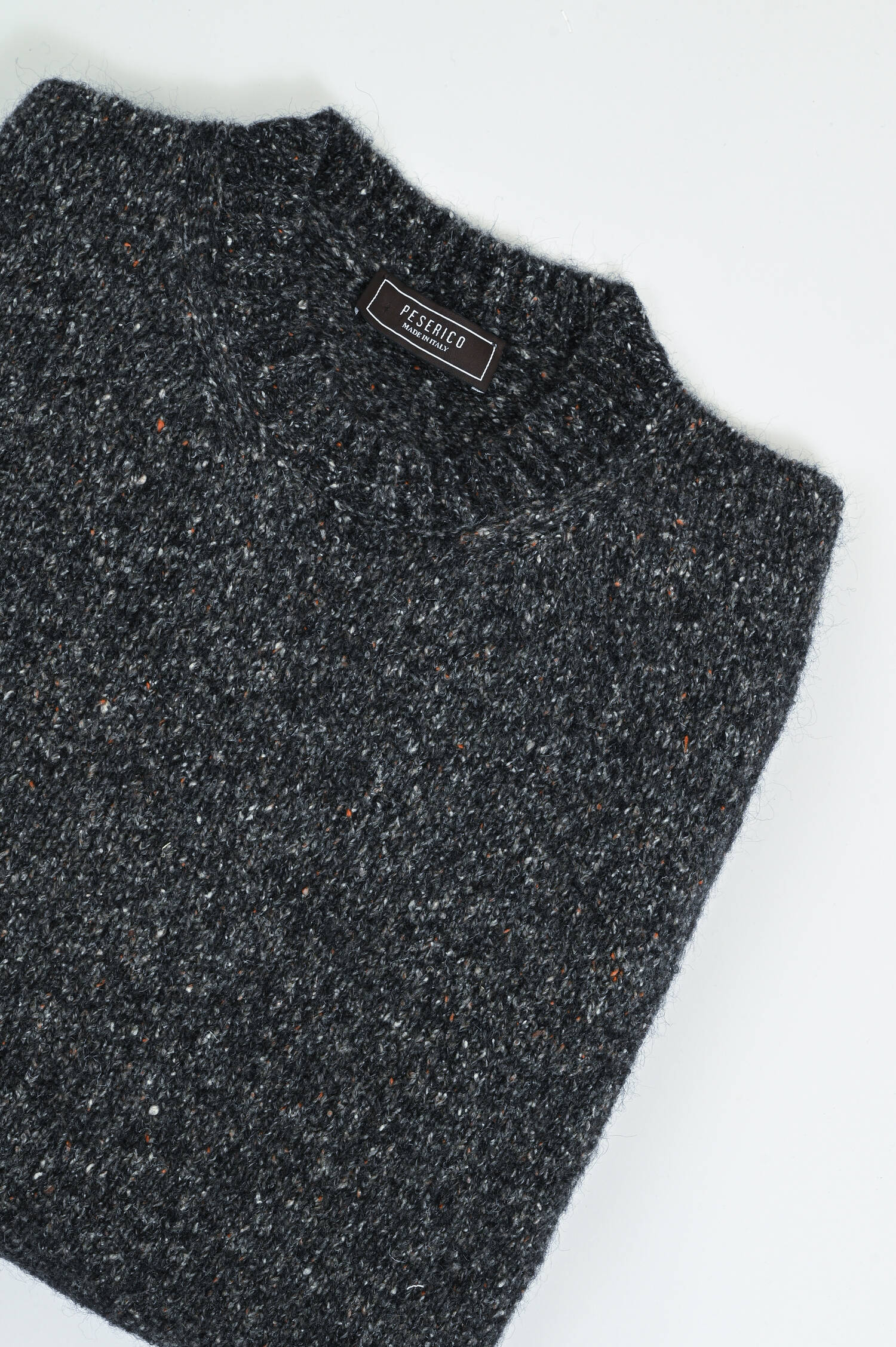 Strickpullover aus Alpaka-Mix in Grau/Weiß meliert Strickpullover aus Alpaka-Mix in Grau/Weiß meliert