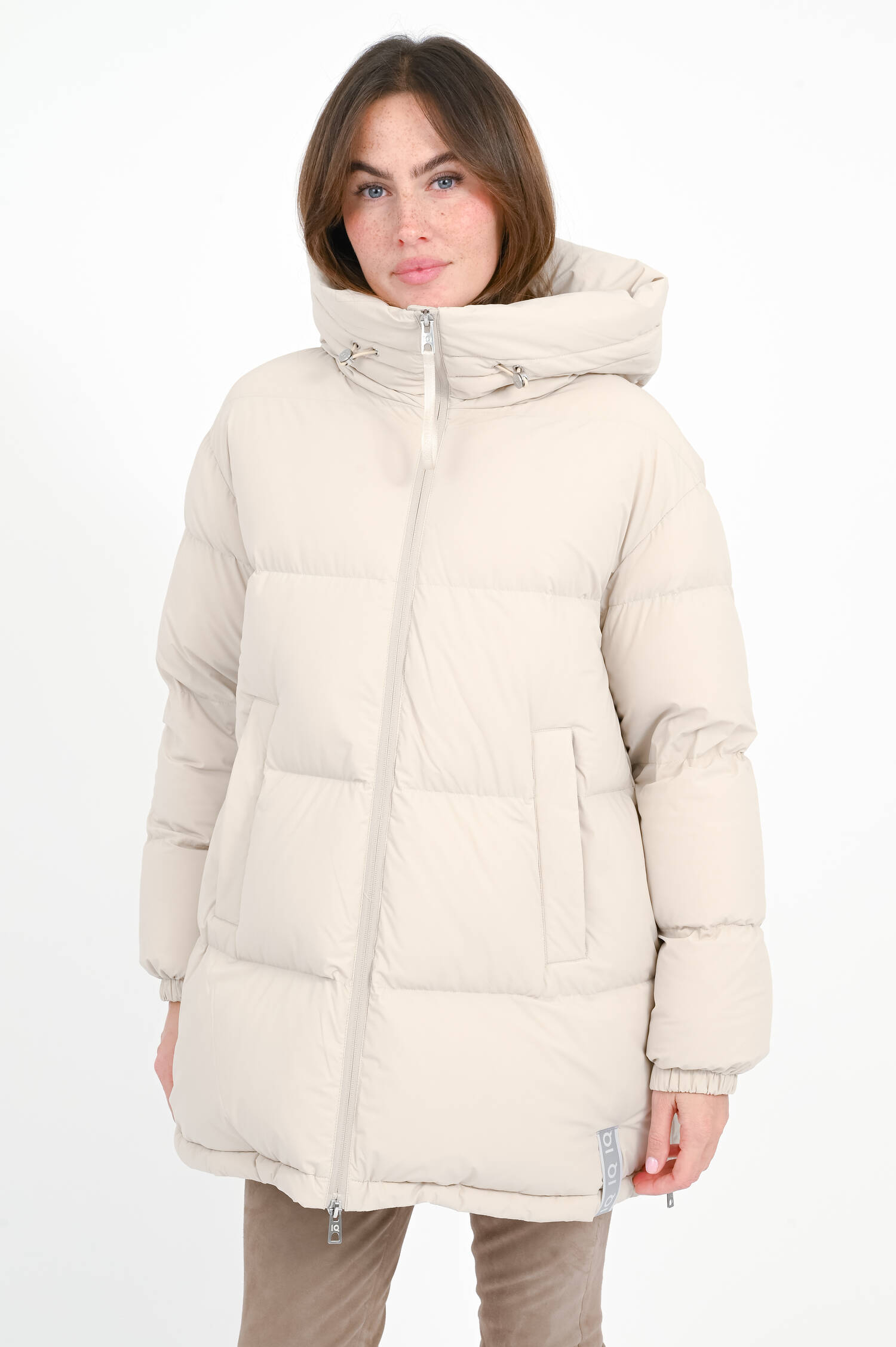 Kurzmantel mit Daunenfüllung in White Kurzmantel mit Daunenfüllung in White