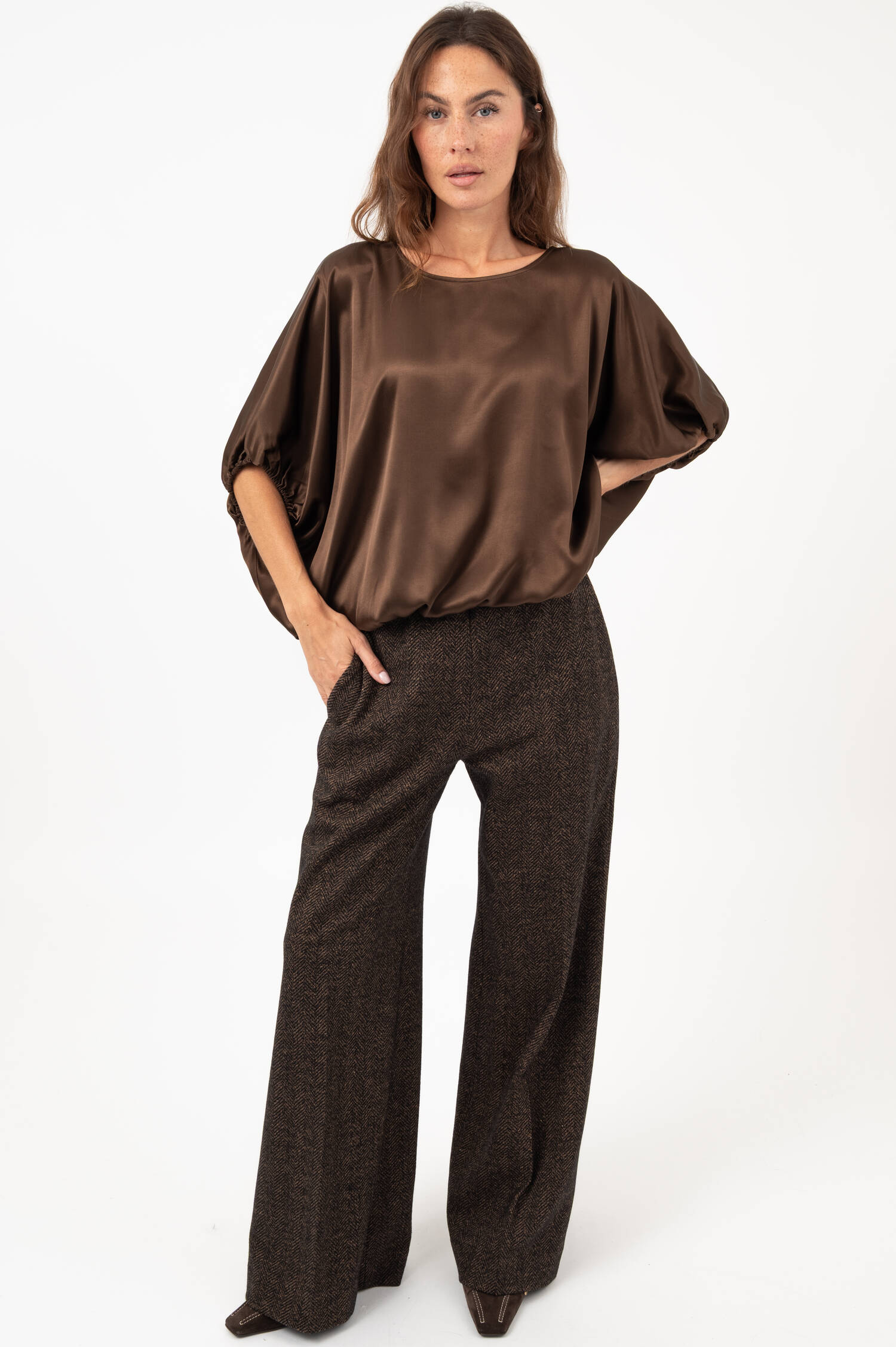 Satin-Blusenshirt in Braun